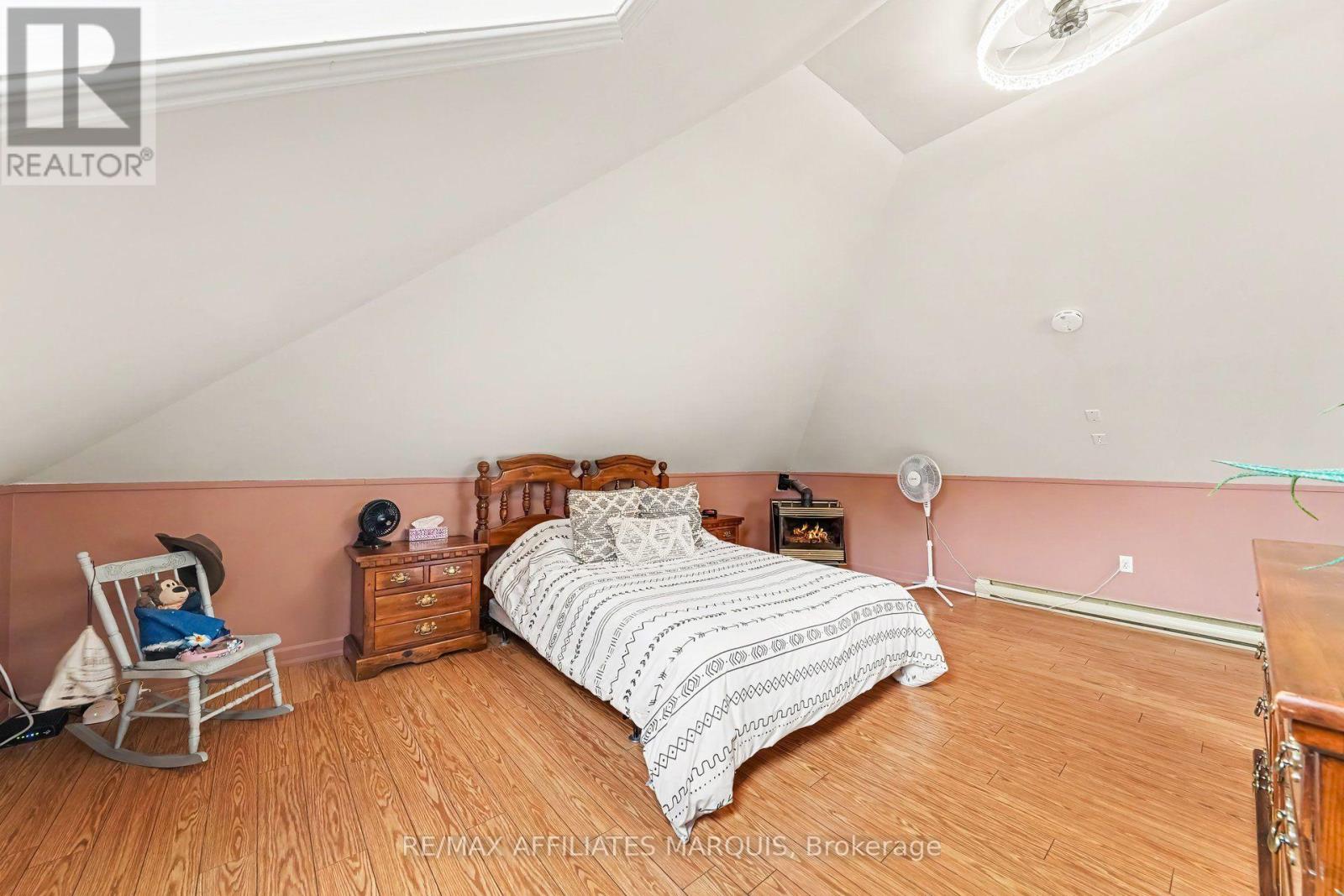 402 CLOTHIER STREET E - Image 21