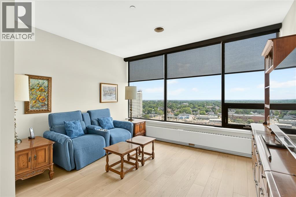 #1103 201 Front STREET North - 28