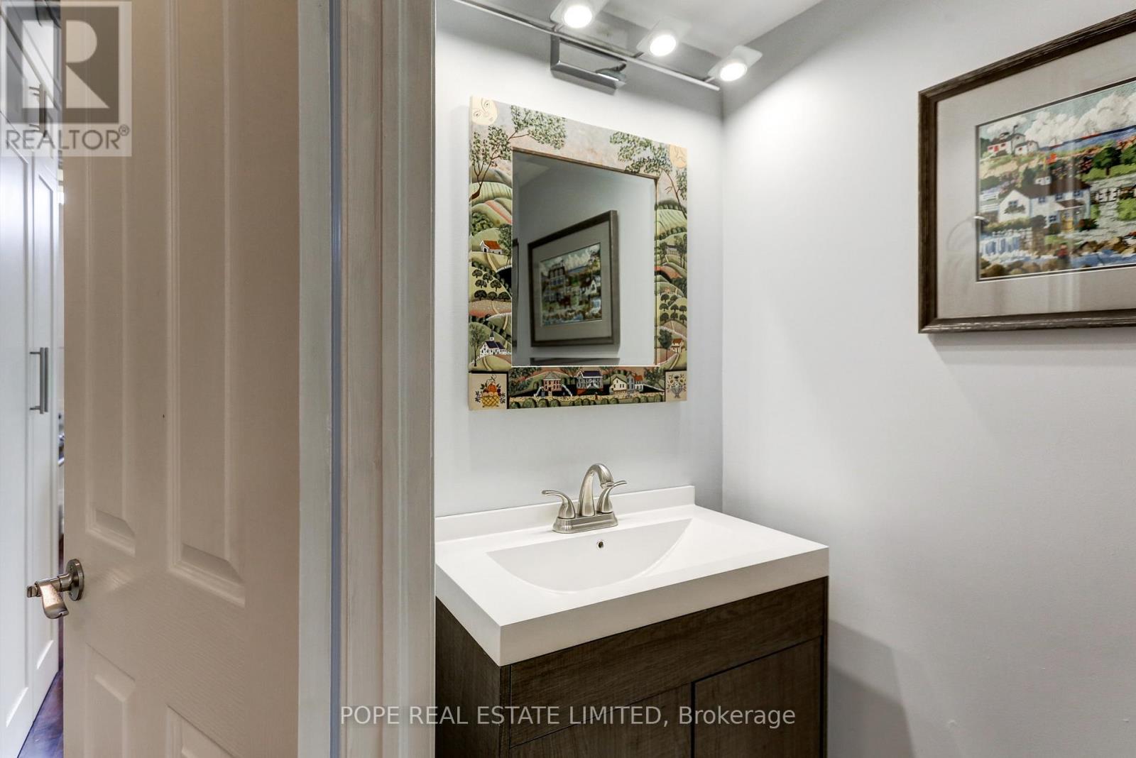 #202 384 SUNNYSIDE AVENUE - Image 32