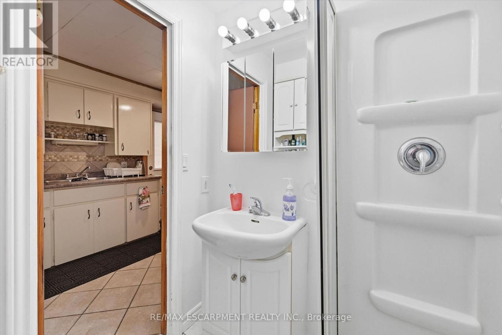156 HOPE AVENUE - 13