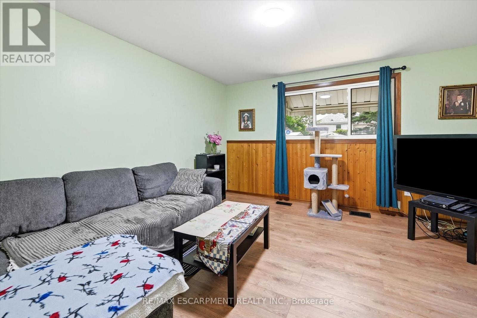 156 HOPE AVENUE - 14