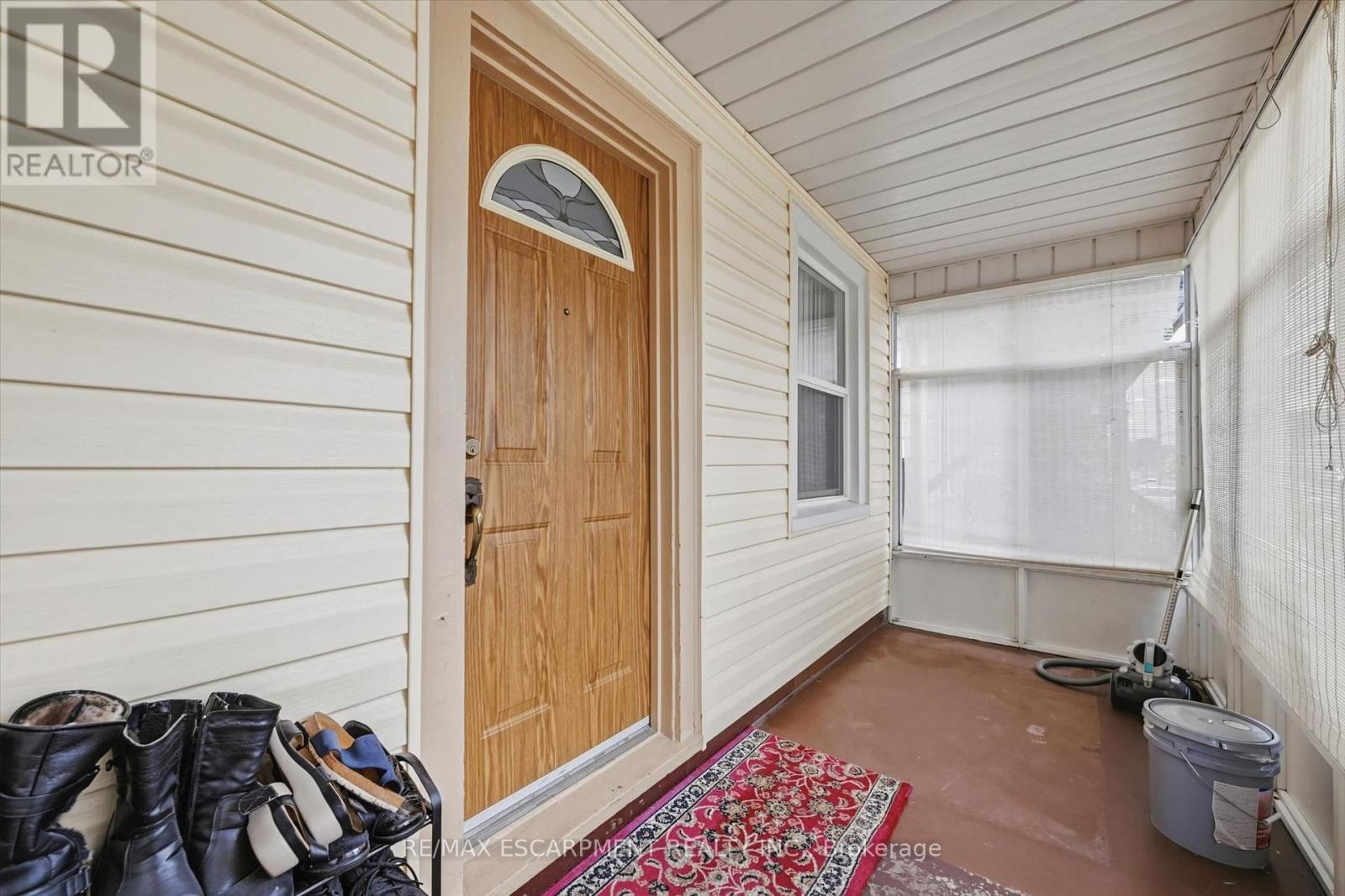 156 HOPE AVENUE - 2