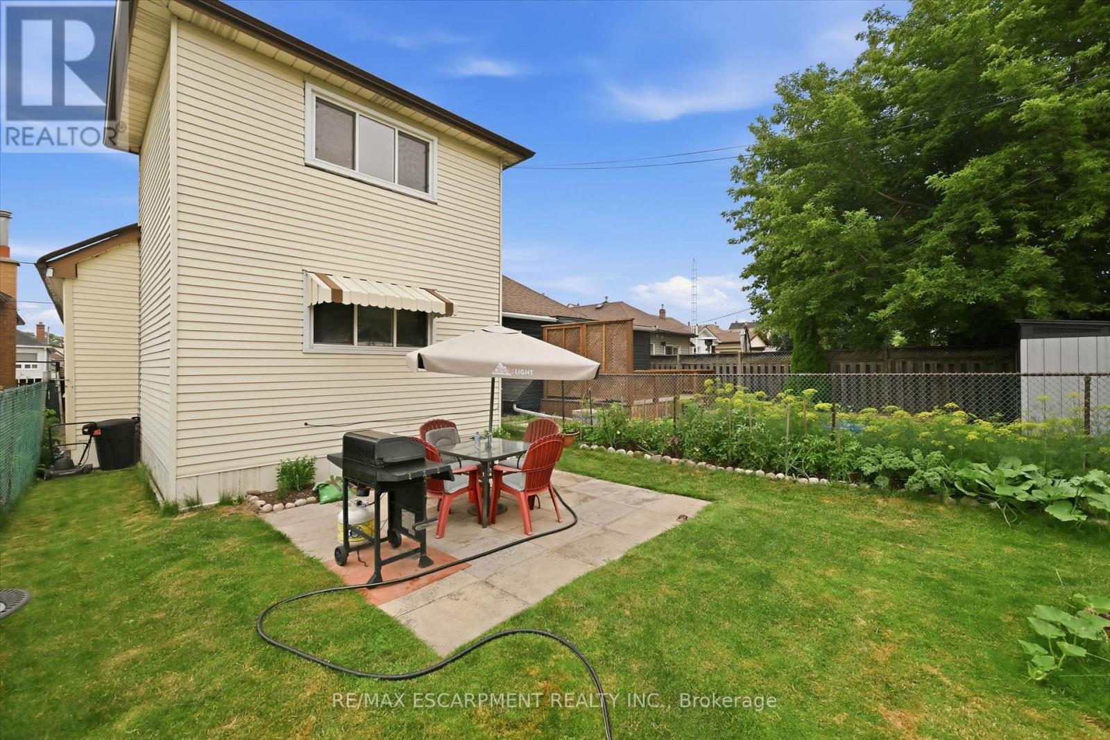 156 HOPE AVENUE - 23
