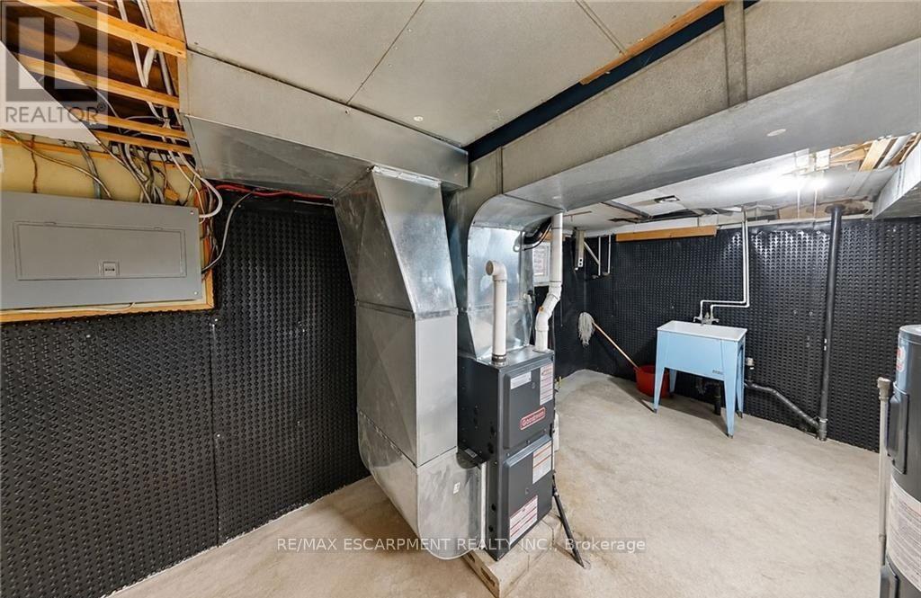 156 HOPE AVENUE - 25