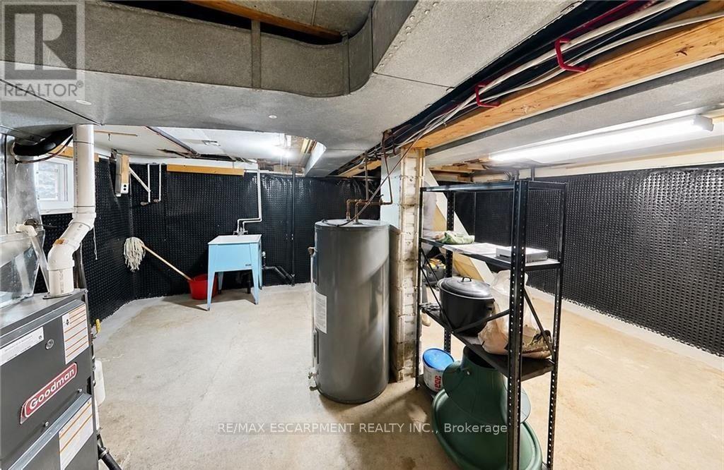 156 HOPE AVENUE - 26