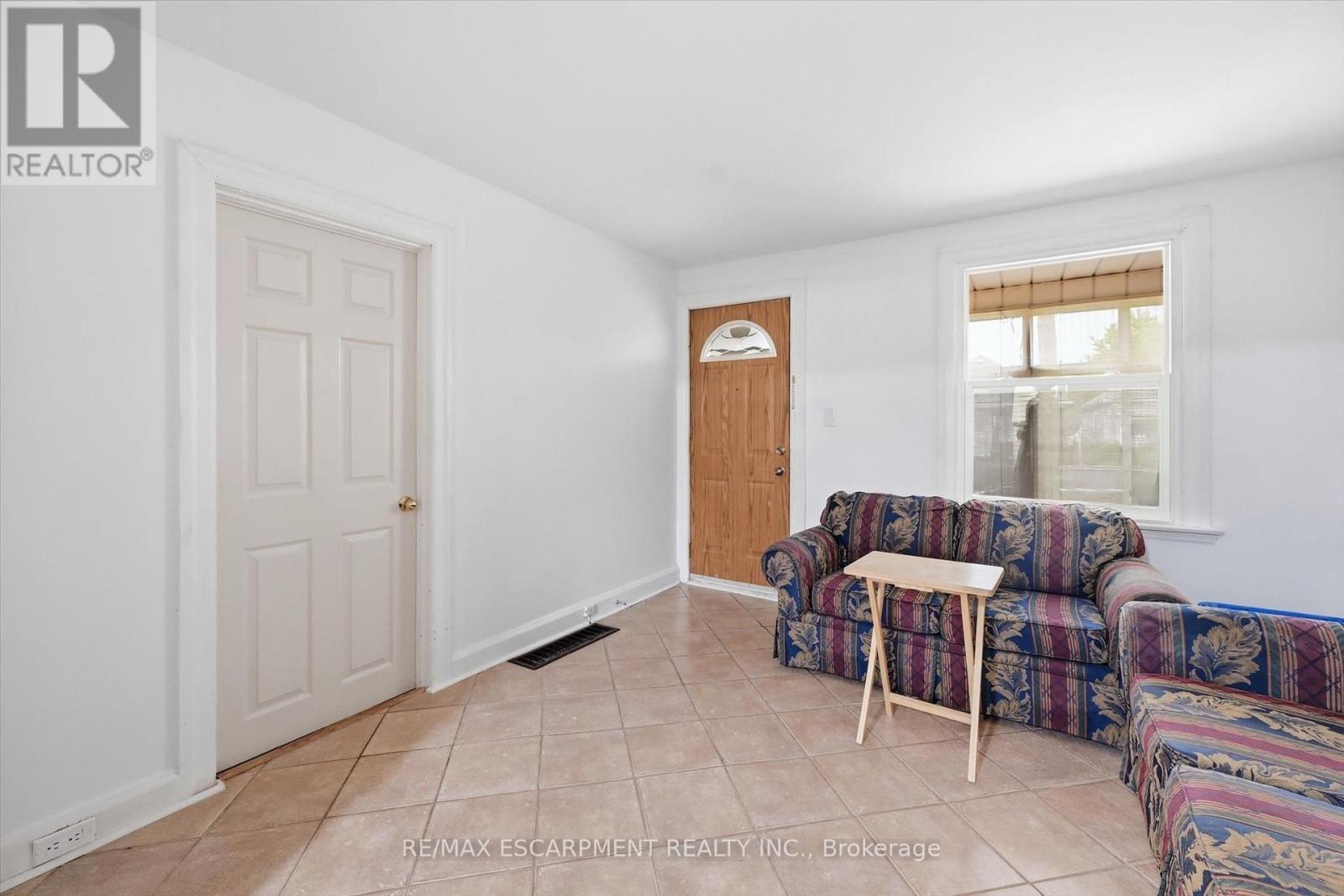 156 HOPE AVENUE - 3