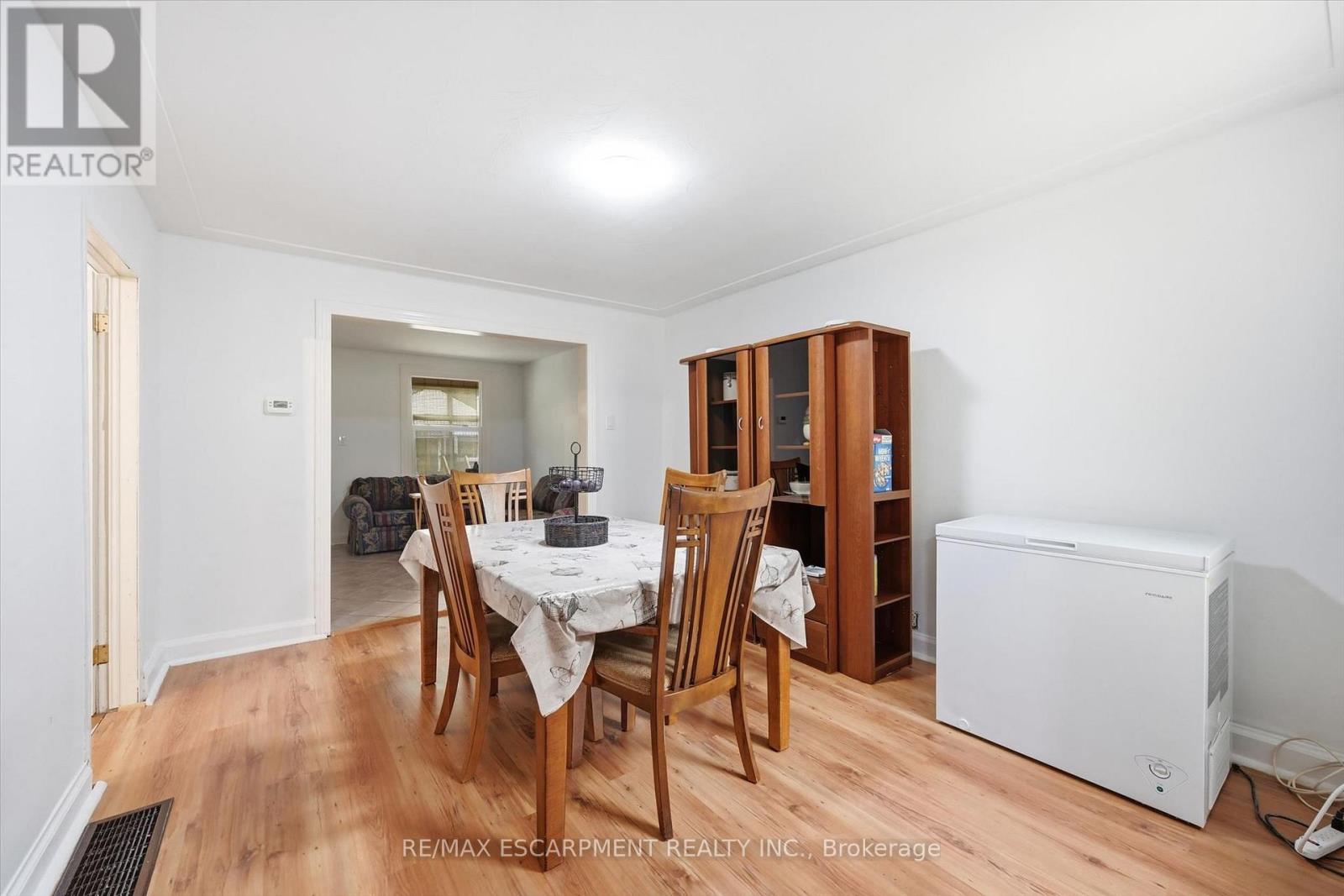 156 HOPE AVENUE - 9