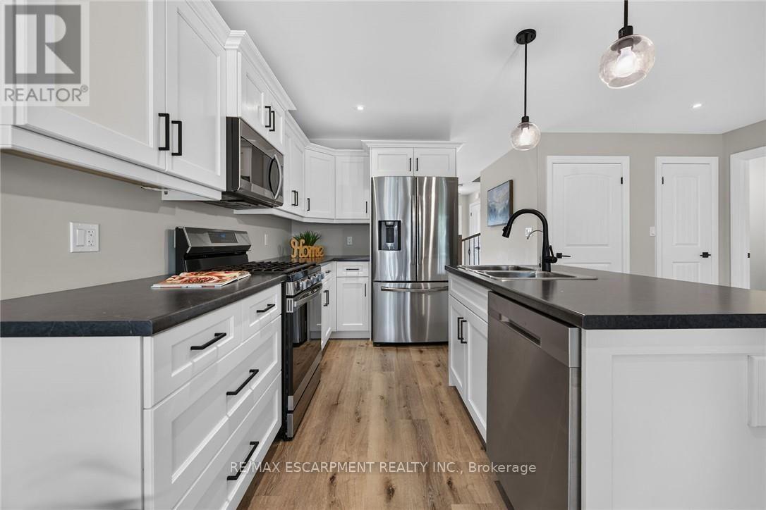 822 MAIN STREET - 10
