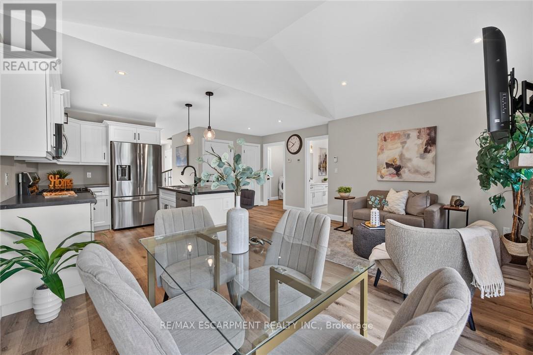 822 MAIN STREET - 15
