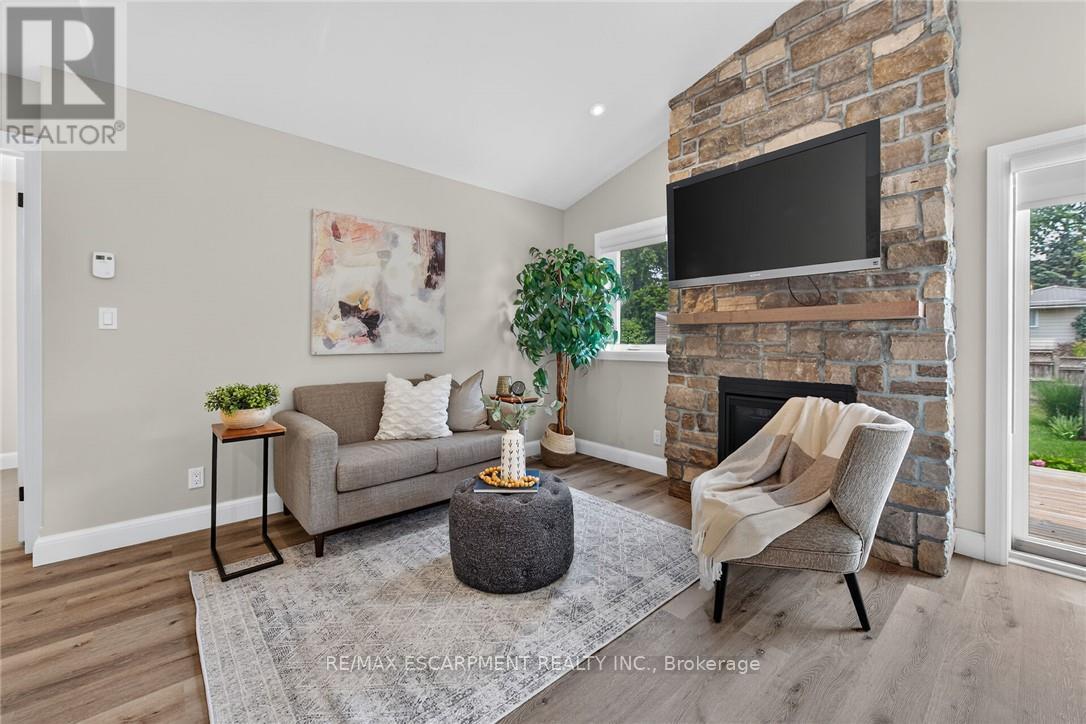 822 MAIN STREET - 17