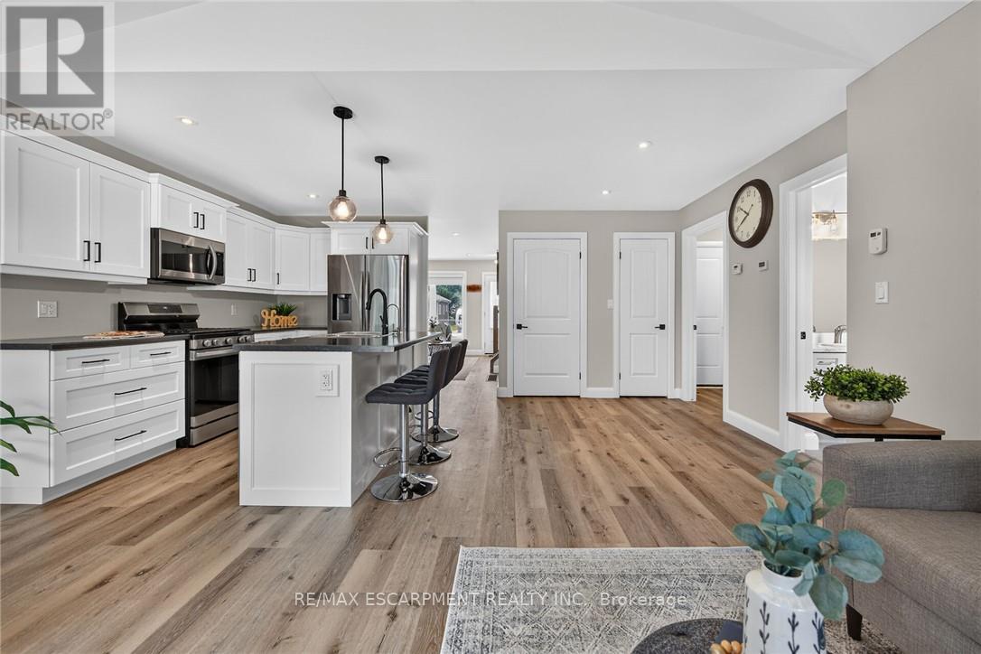 822 MAIN STREET - 18