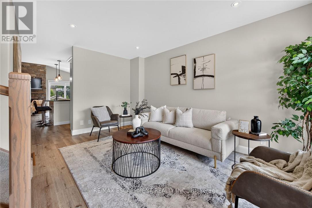 822 MAIN STREET - 21