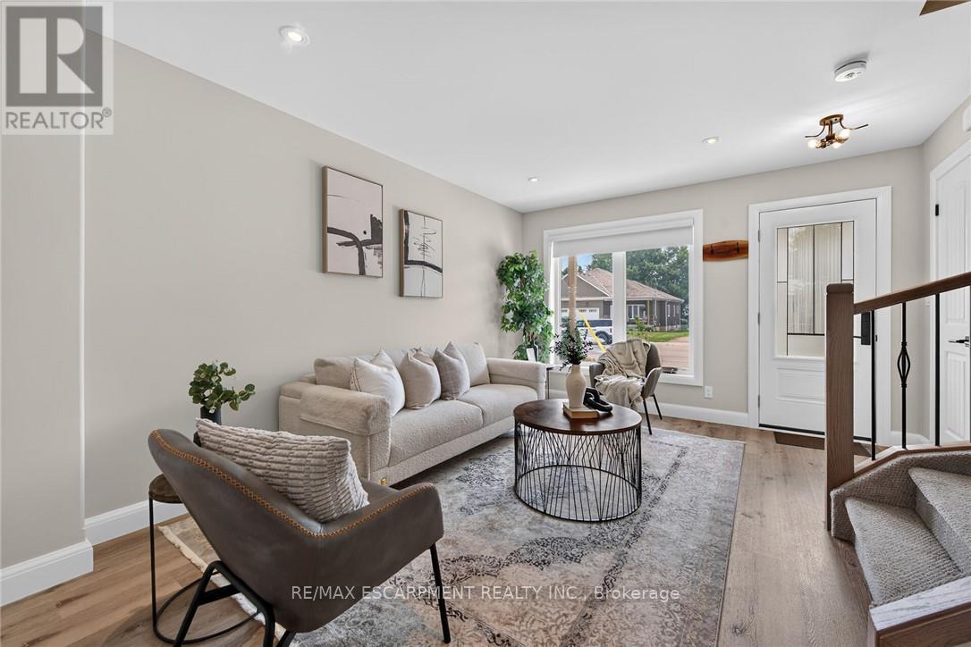 822 MAIN STREET - 25