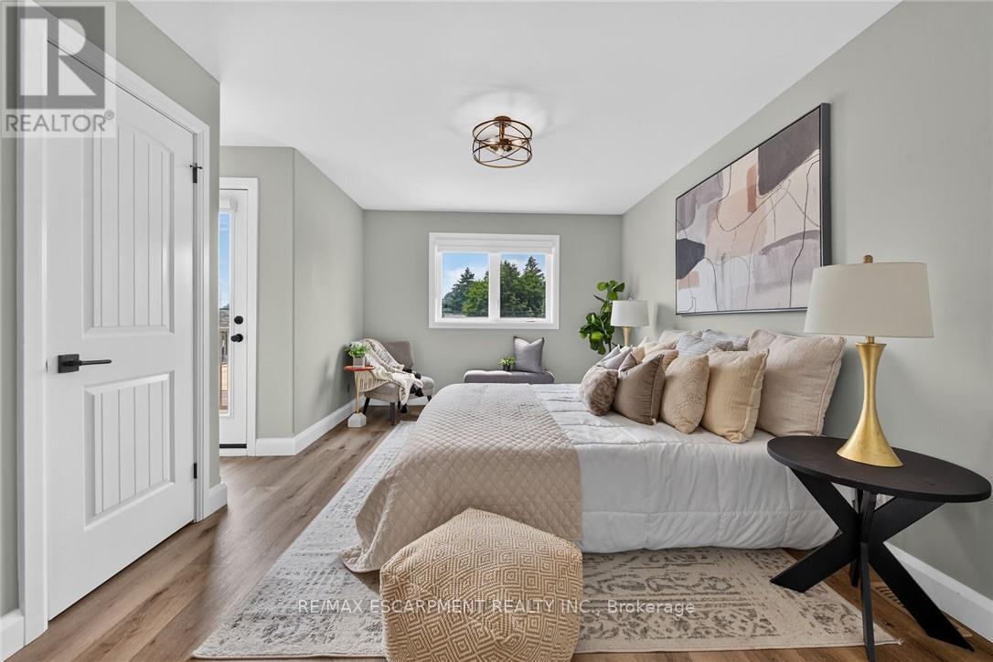 822 MAIN STREET - 30