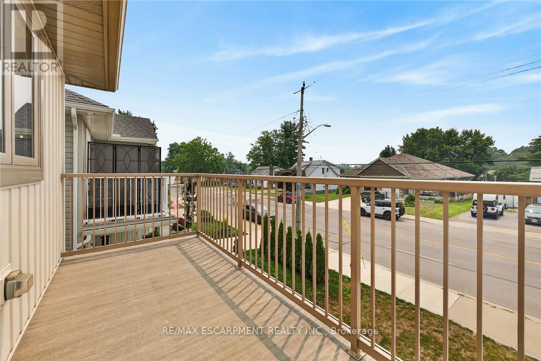 822 MAIN STREET - 34