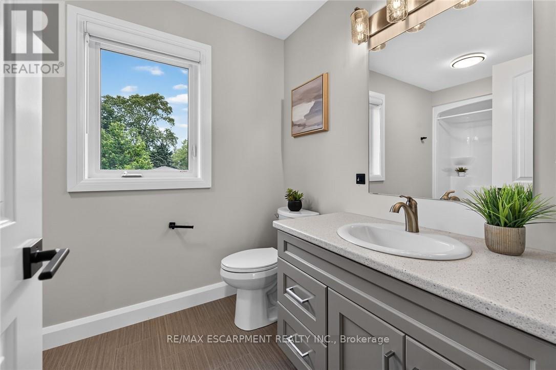 822 MAIN STREET - 39