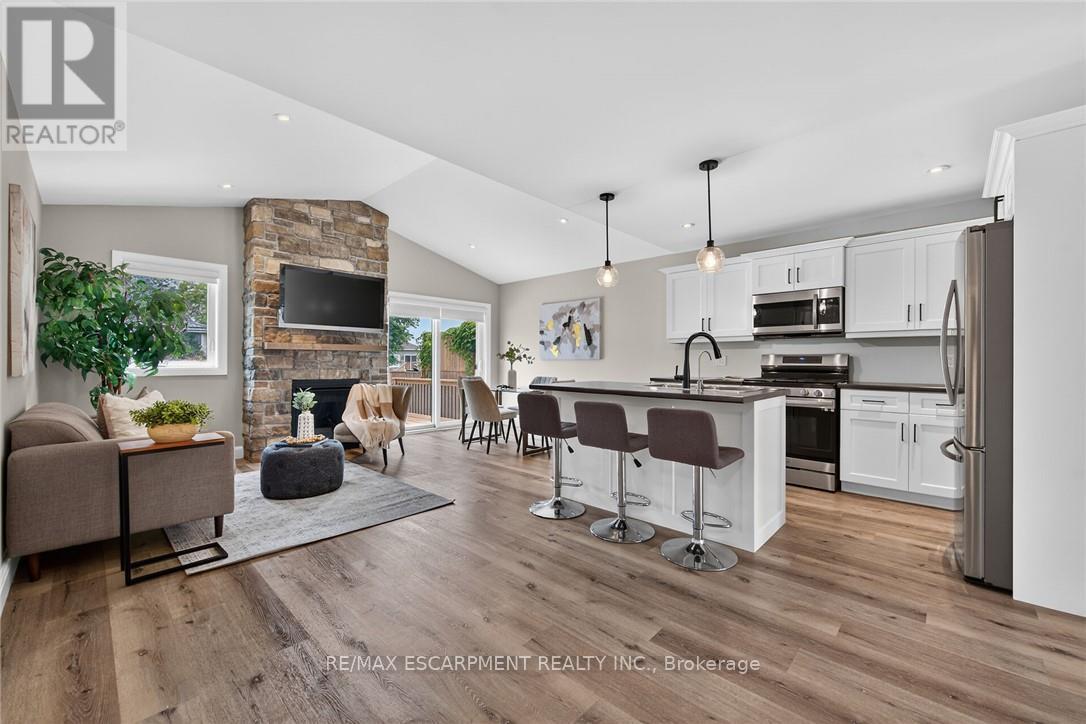 822 MAIN STREET - 5