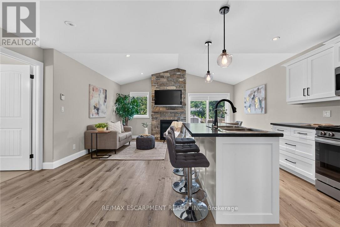 822 MAIN STREET - 6