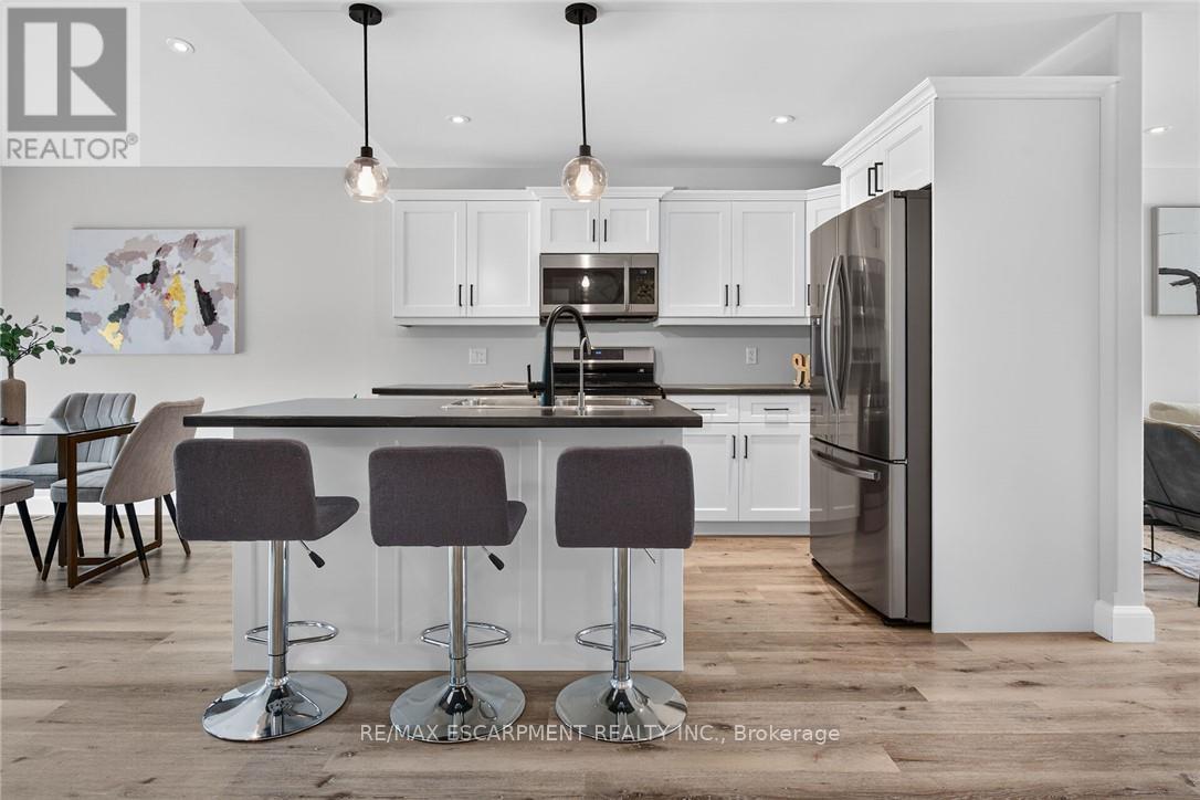 822 MAIN STREET - 8