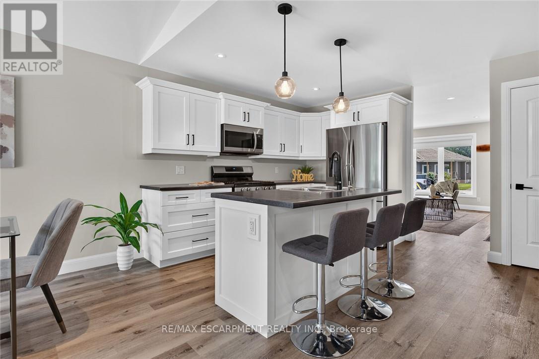 822 MAIN STREET - 9