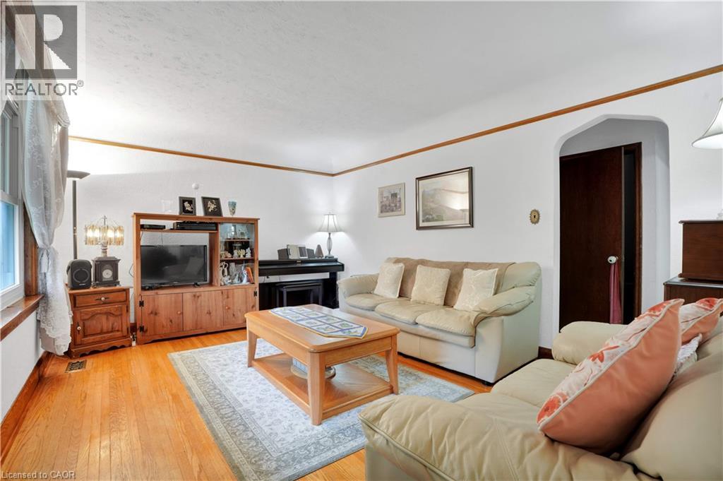 22 GRABER Place — photo 3