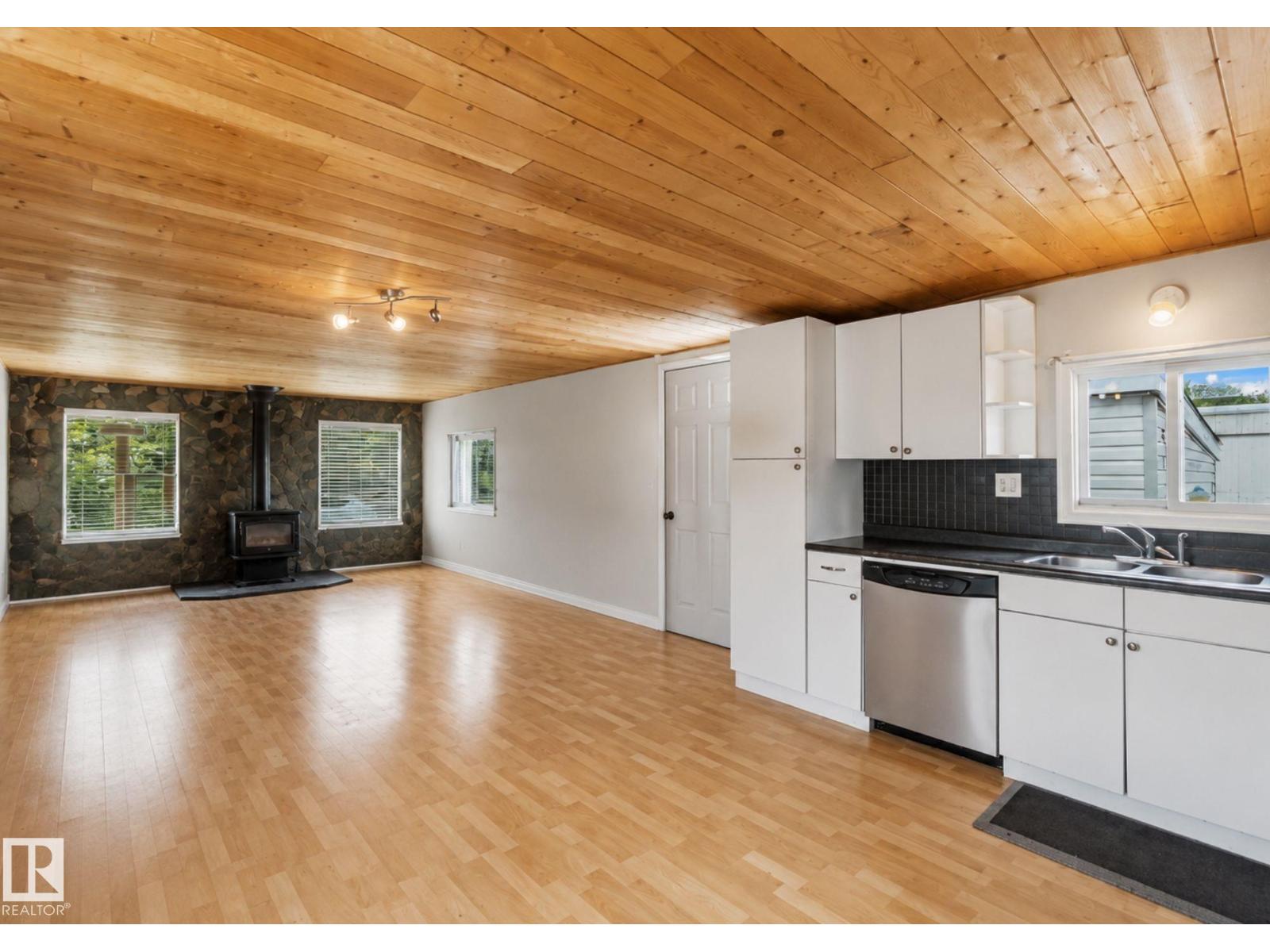 372 Evergreen PA NW NW - 4