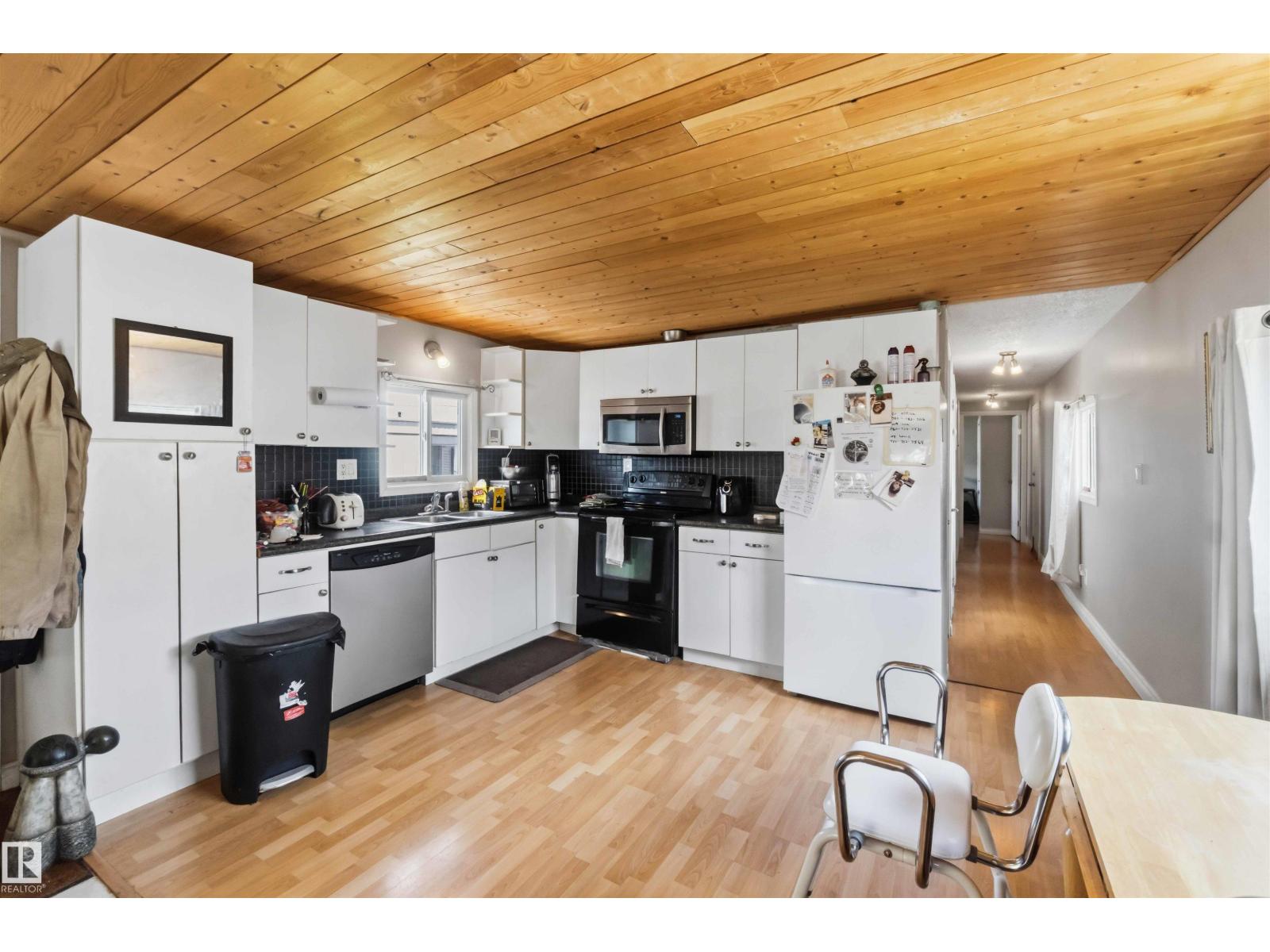 372 Evergreen PA NW NW - 15
