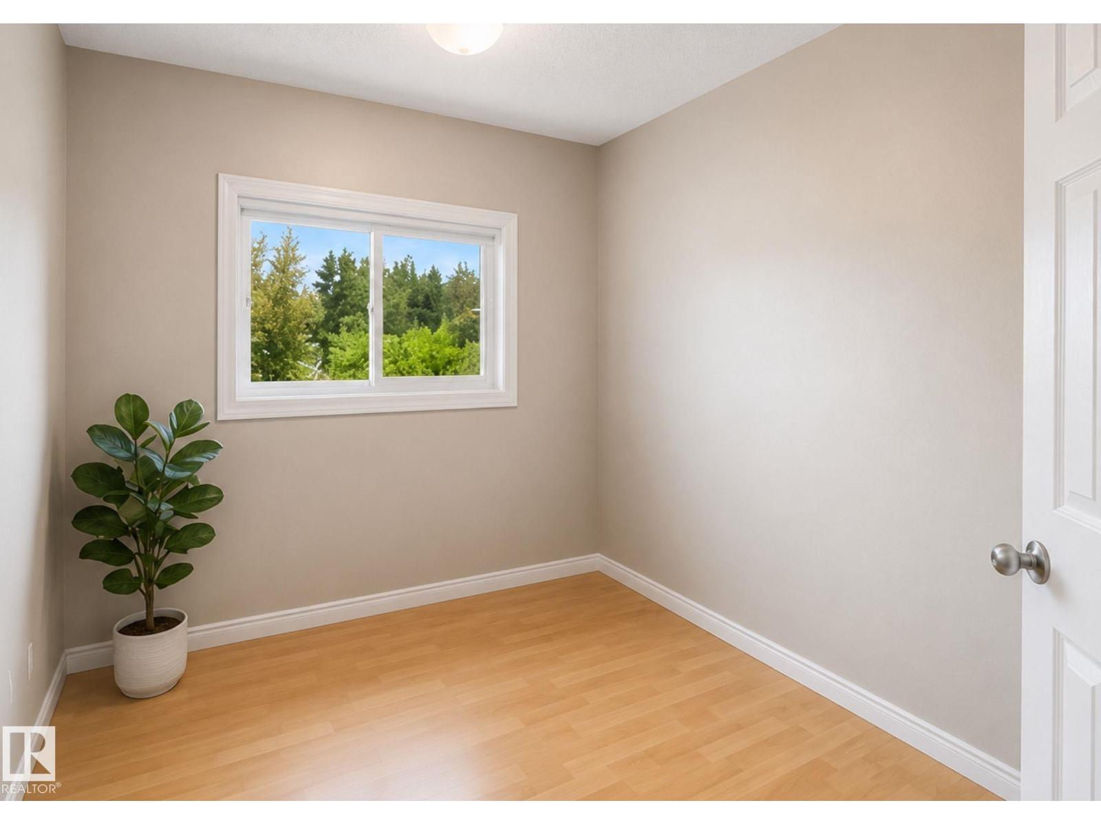 372 Evergreen PA NW NW - 26