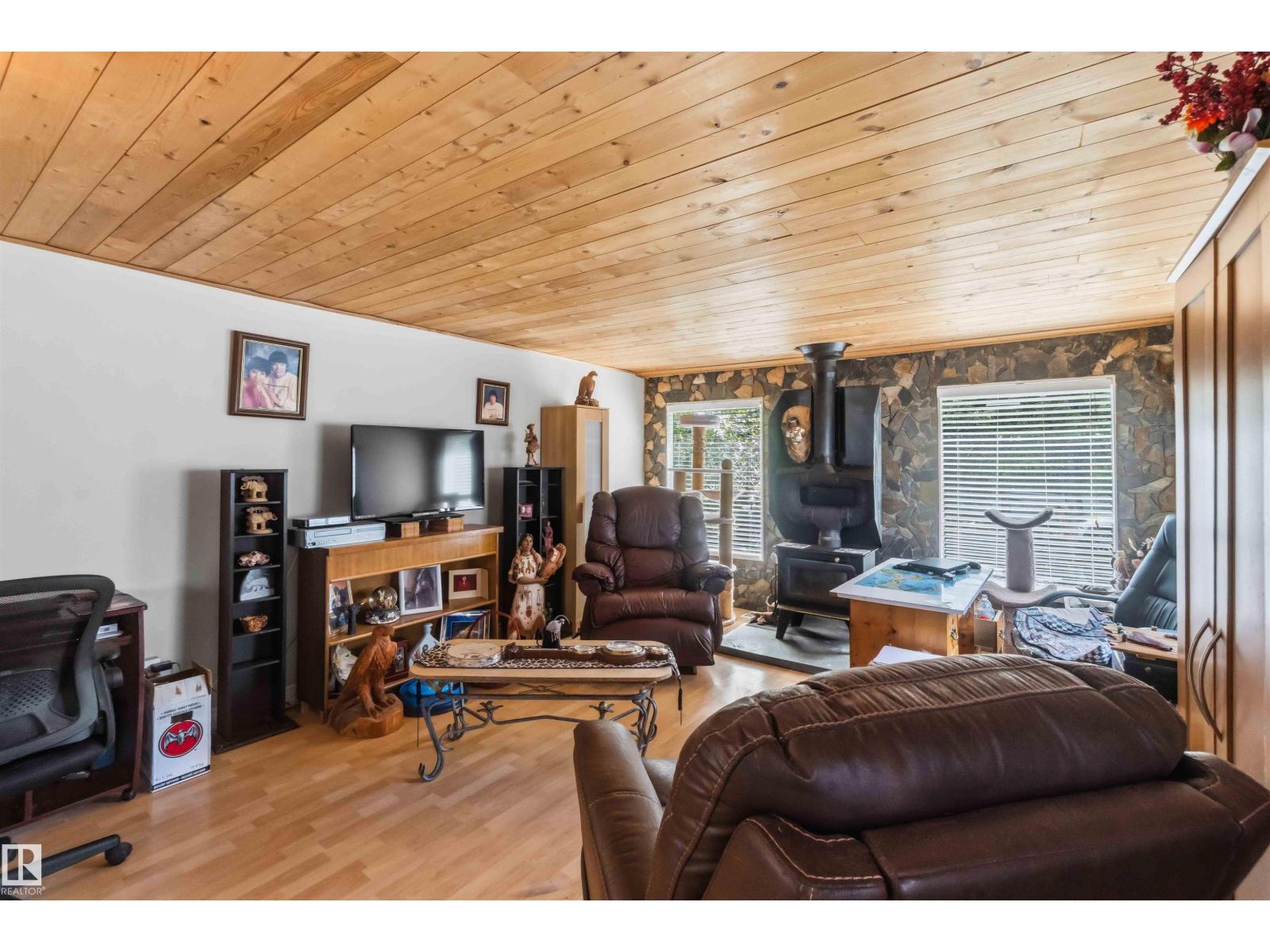 372 Evergreen PA NW NW - 10