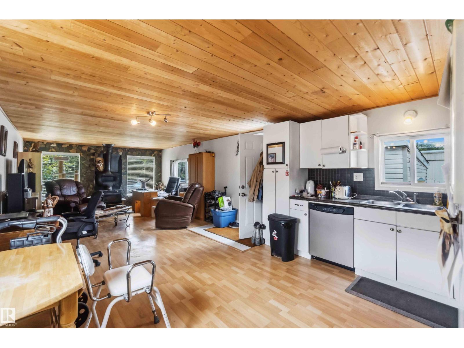 372 Evergreen PA NW NW - 5