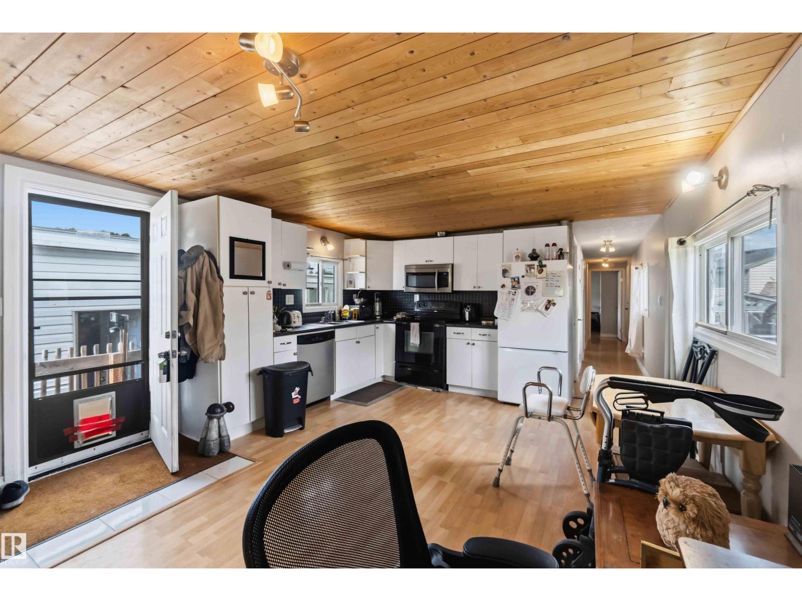 372 Evergreen PA NW NW - 7