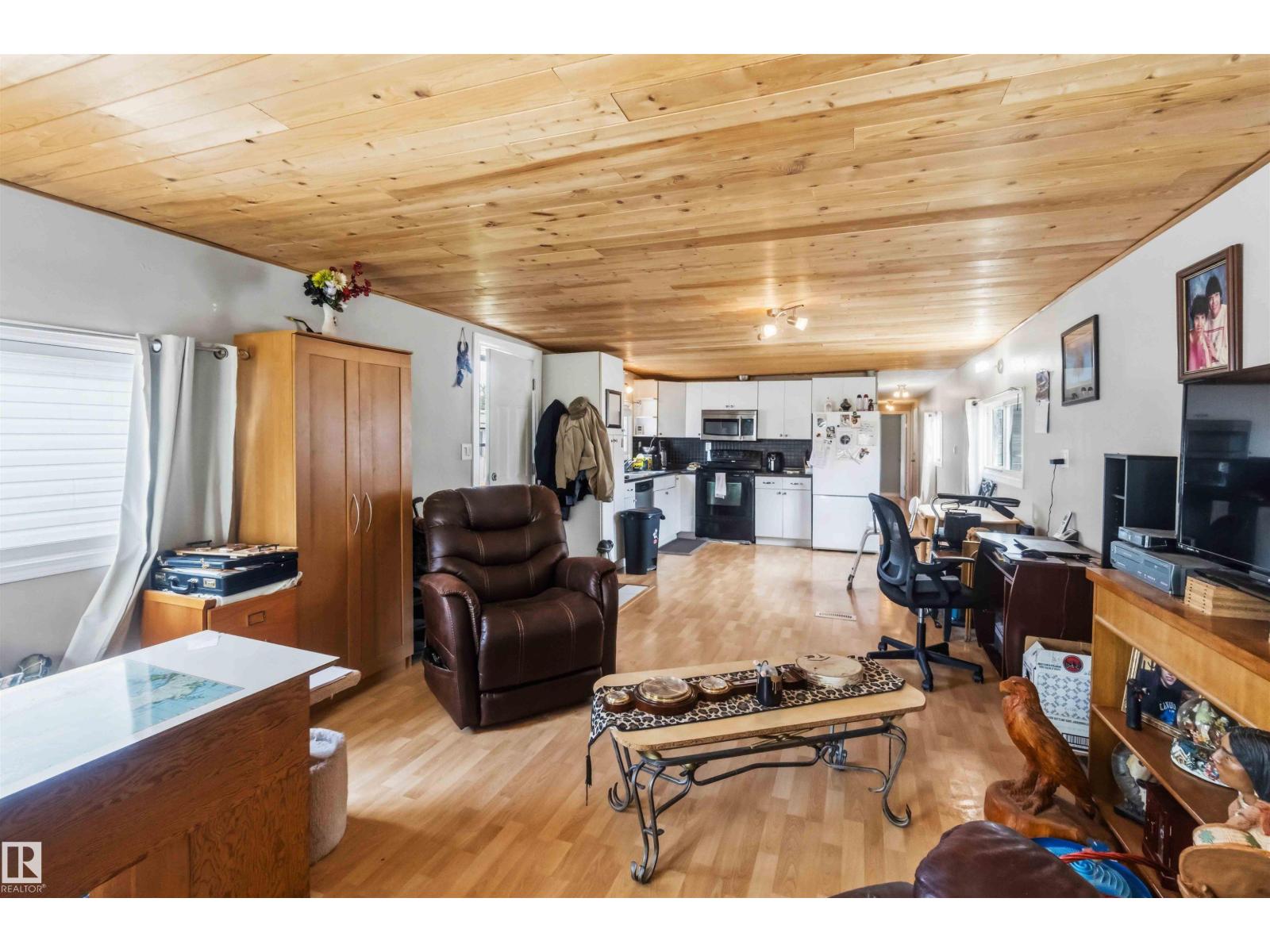 372 Evergreen PA NW NW - 12