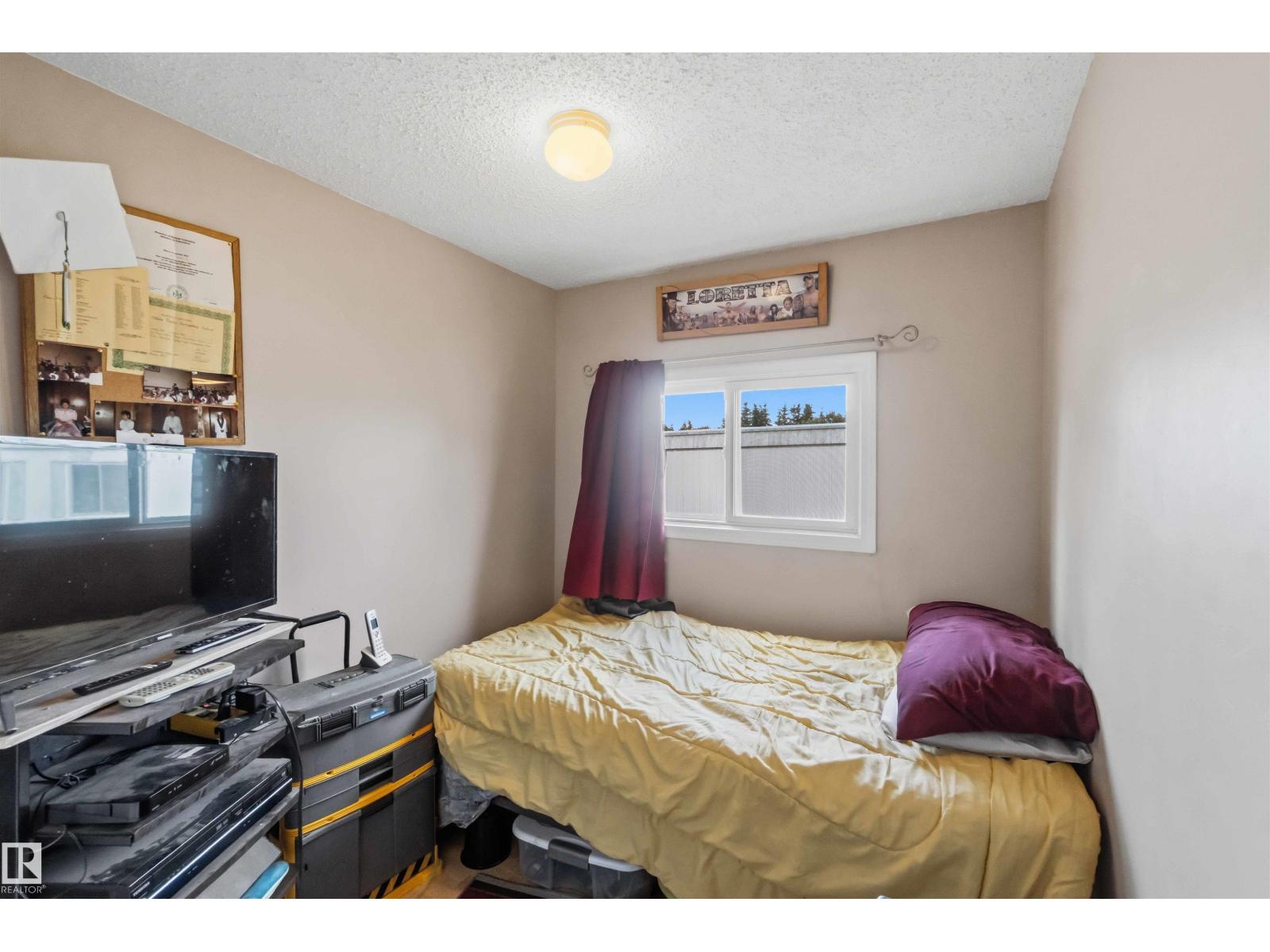 372 Evergreen PA NW NW - 21