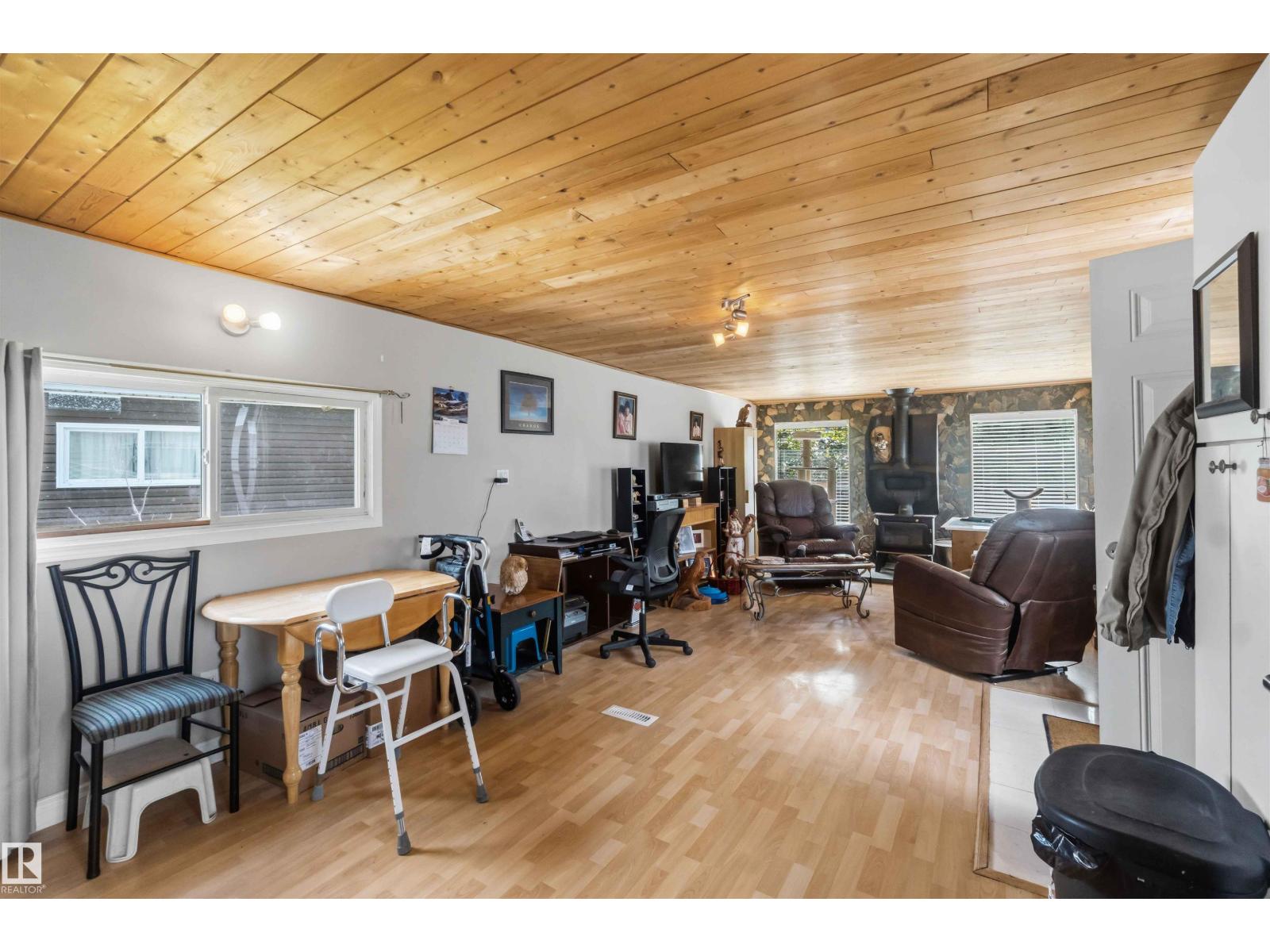 372 Evergreen PA NW NW - 6