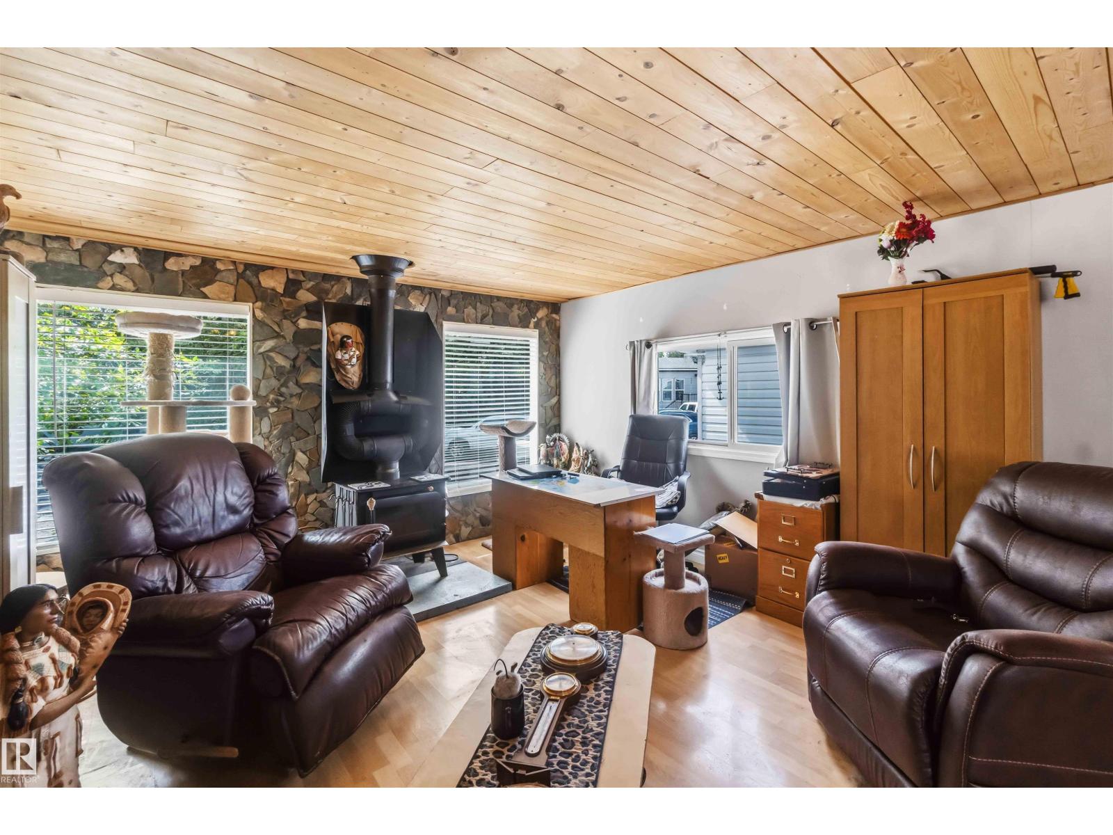372 Evergreen PA NW NW - 11
