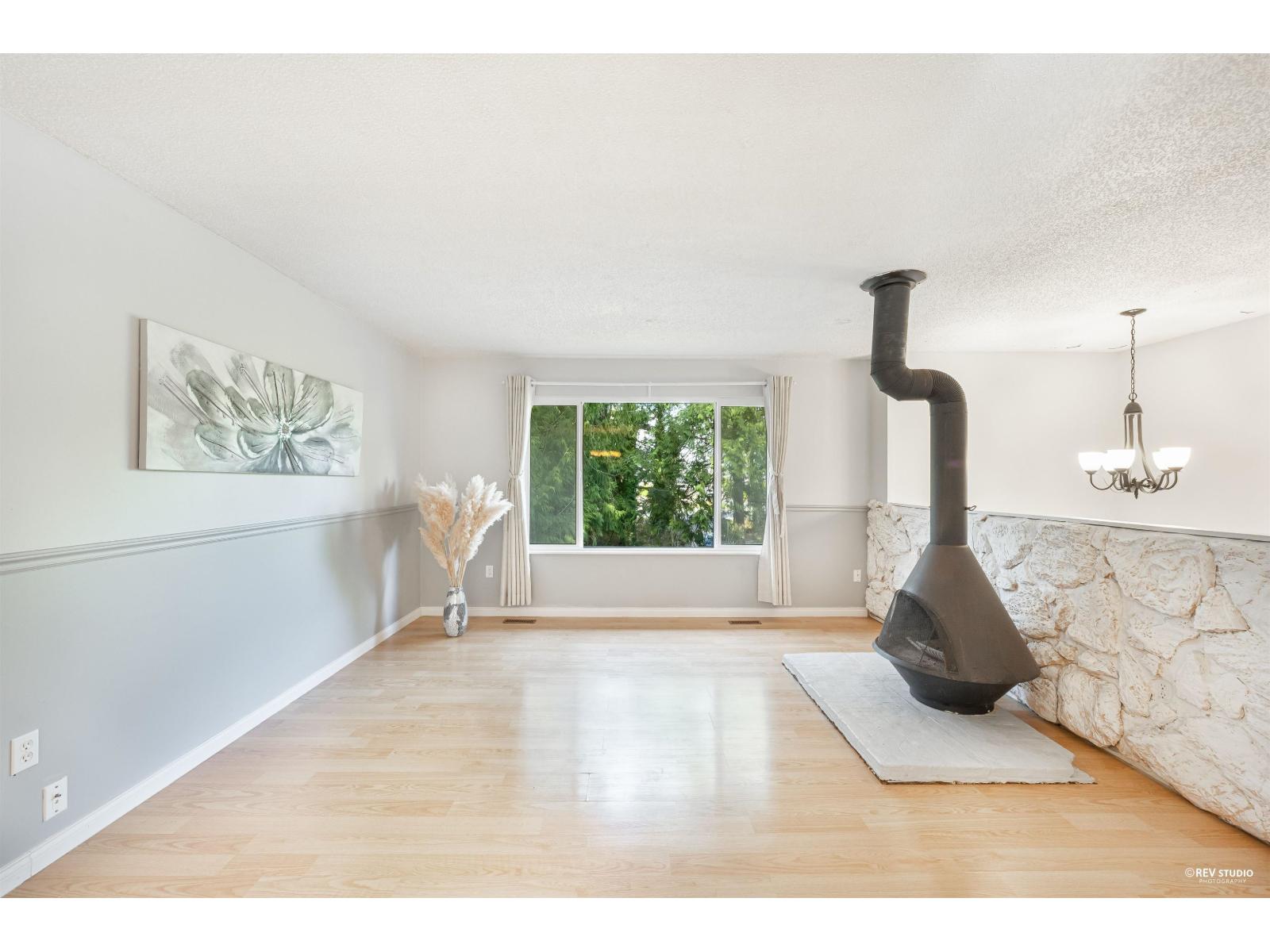 4 Bed, 2 Bath House for Sale in Langley – 20022 GRADE CRESCENT, Langley – MLS# R3147905 - Image 6