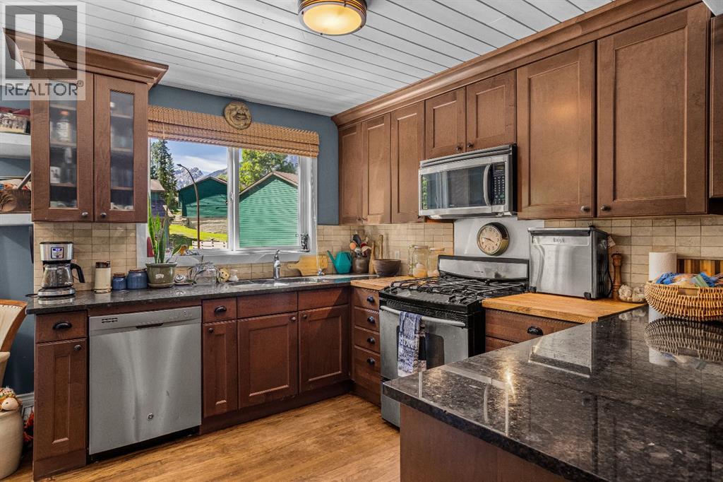 246 Kluane Drive - 13