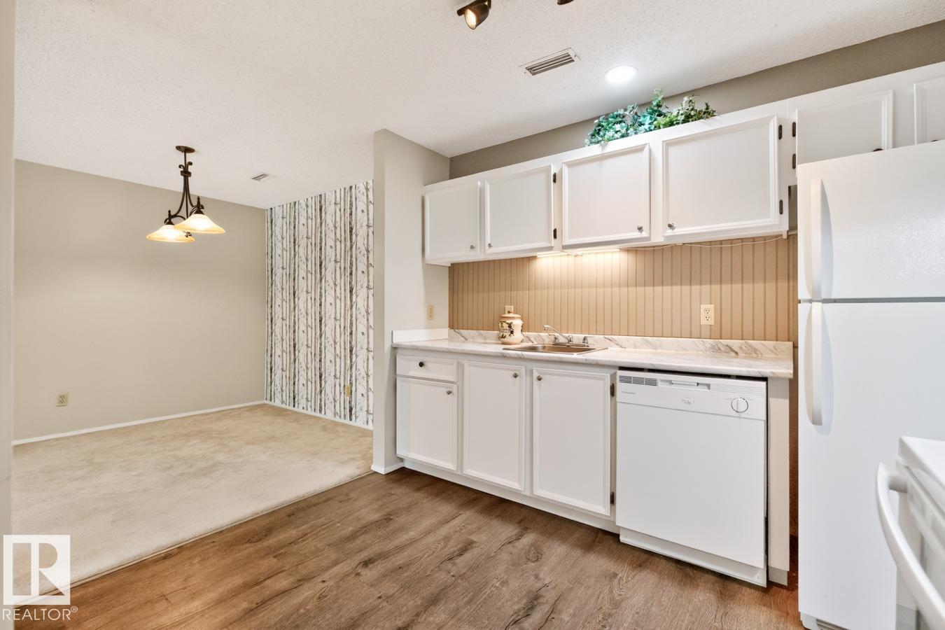 #31 2115 118 ST NW - 12