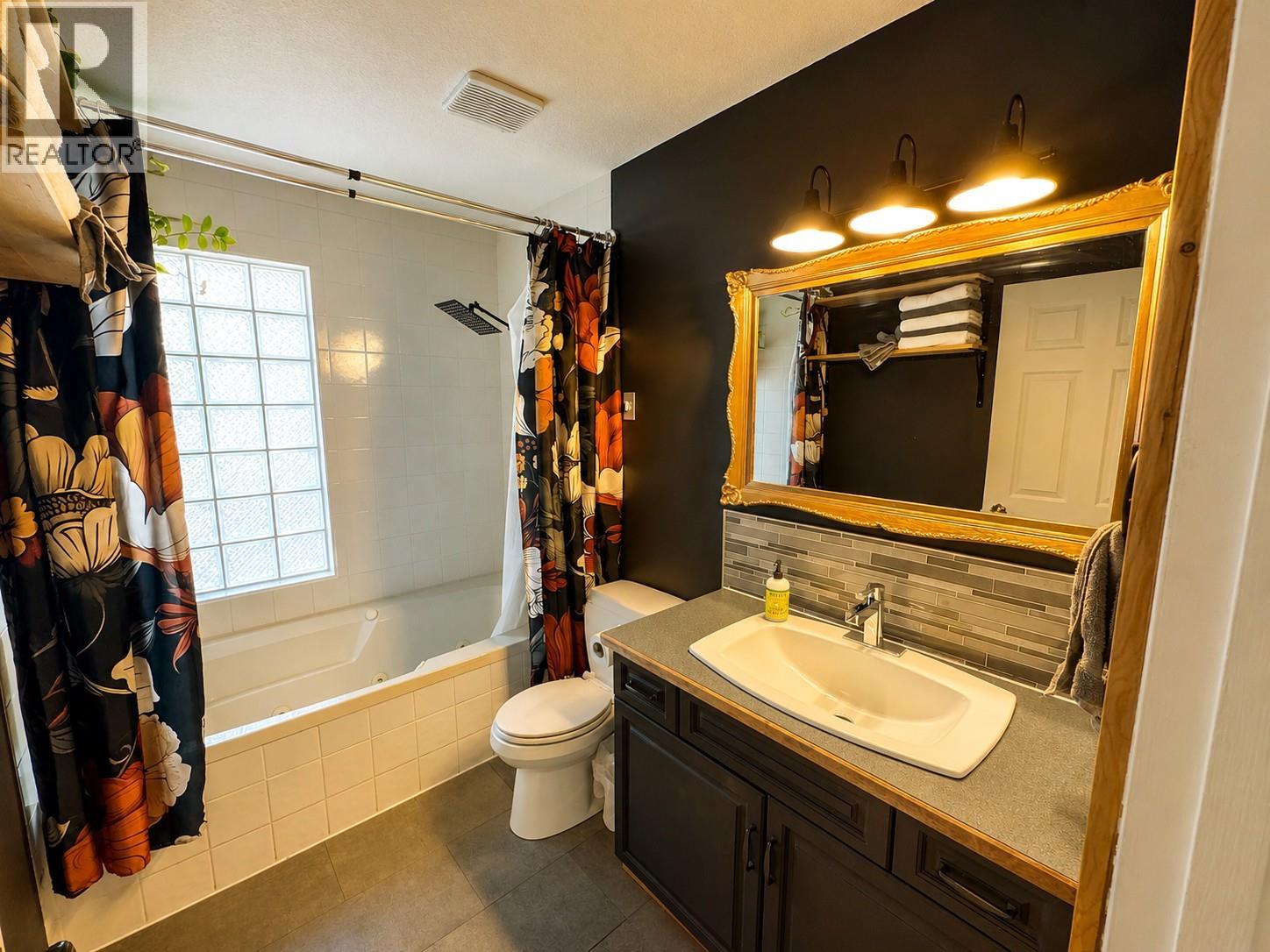 1409 10th Avenue - 35