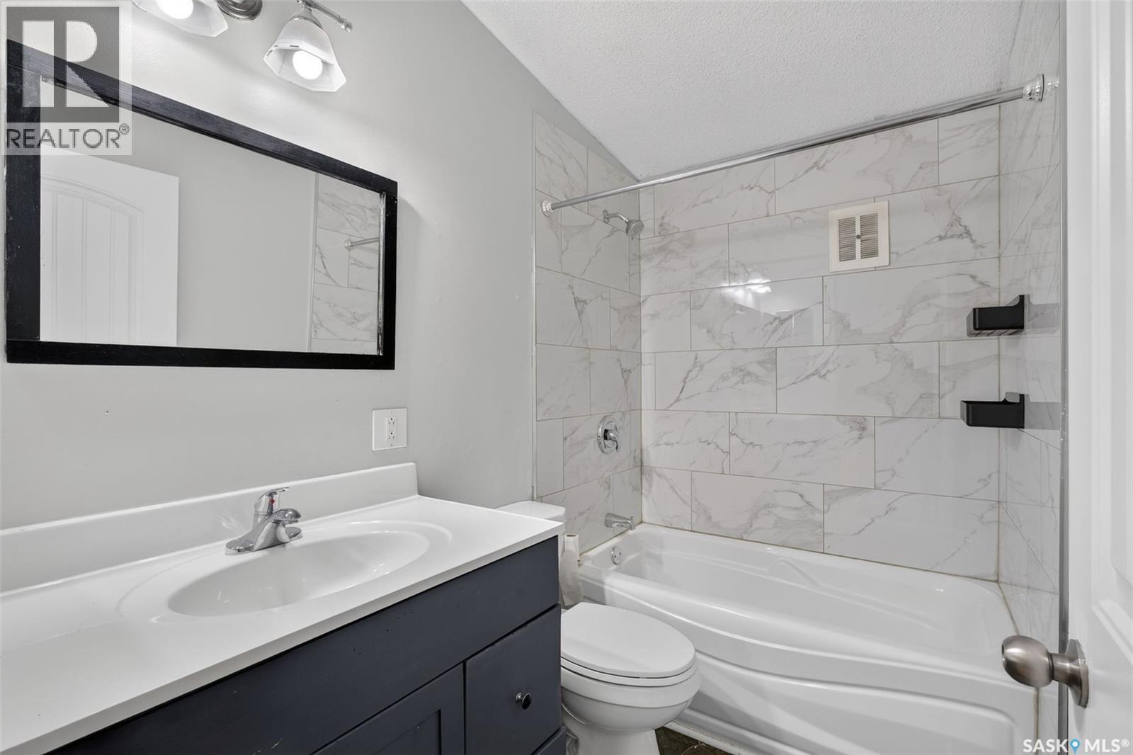 212 3rd AVENUE S - 12