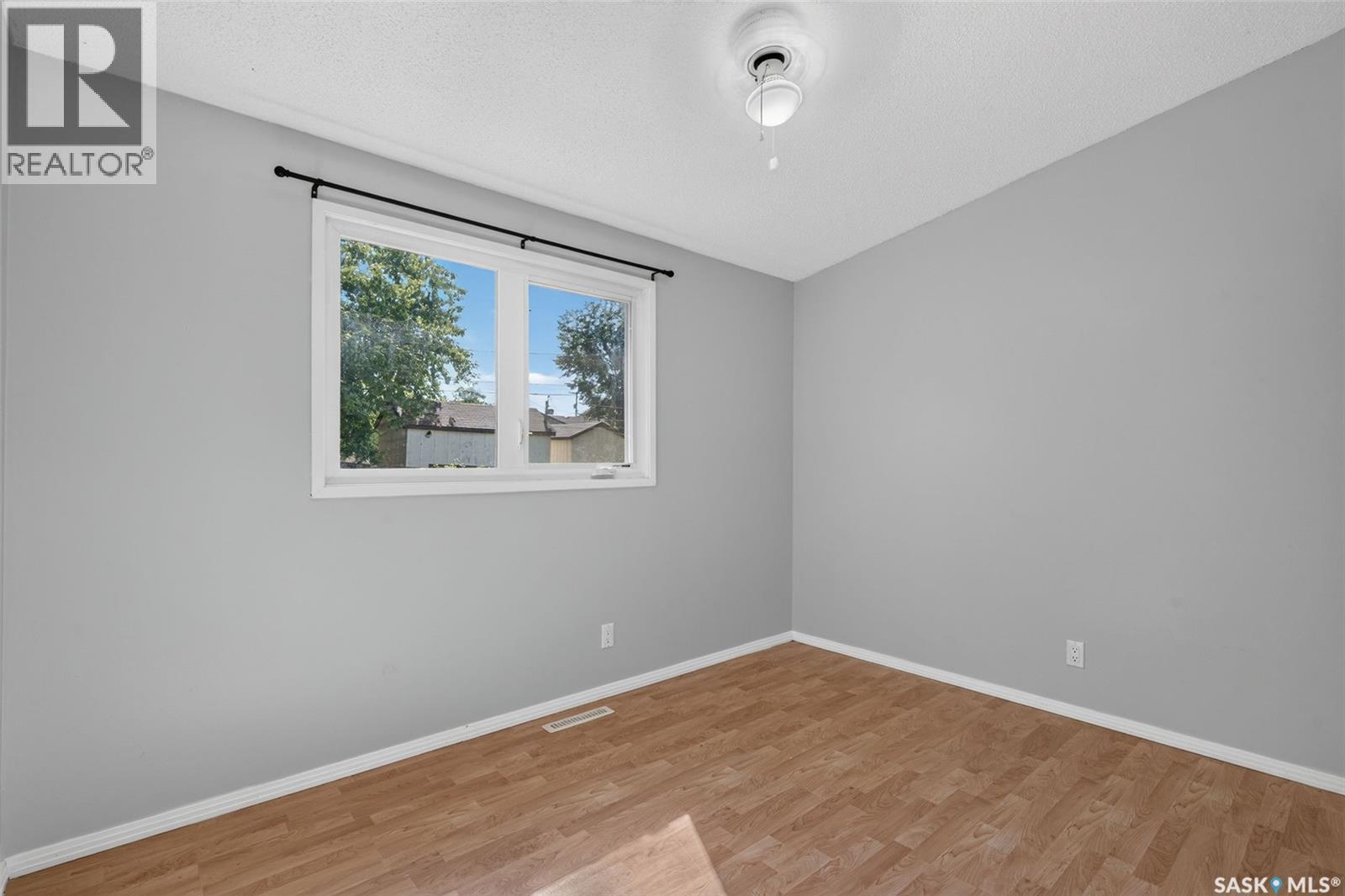 212 3rd AVENUE S - 14