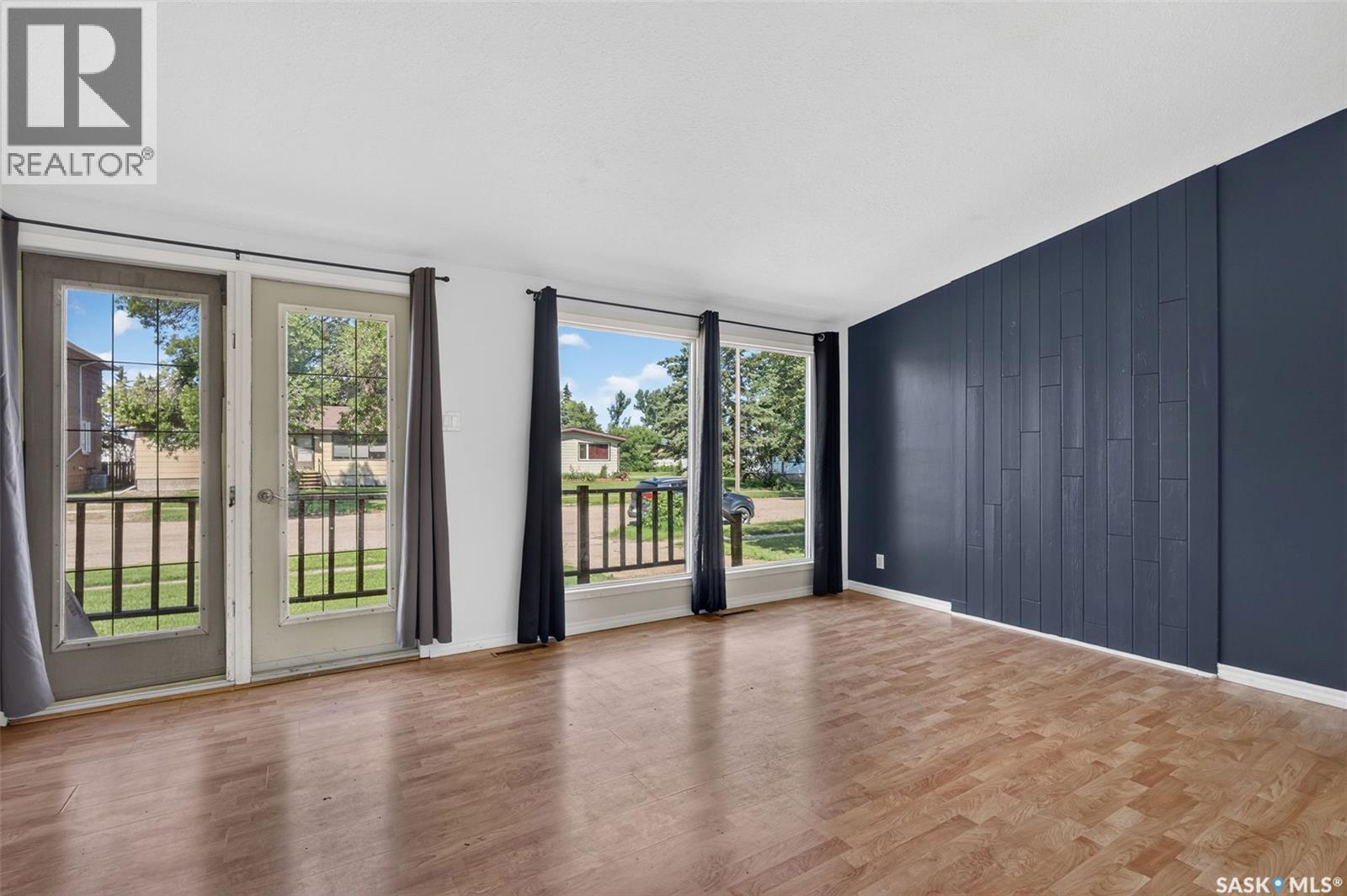 212 3rd AVENUE S - 2
