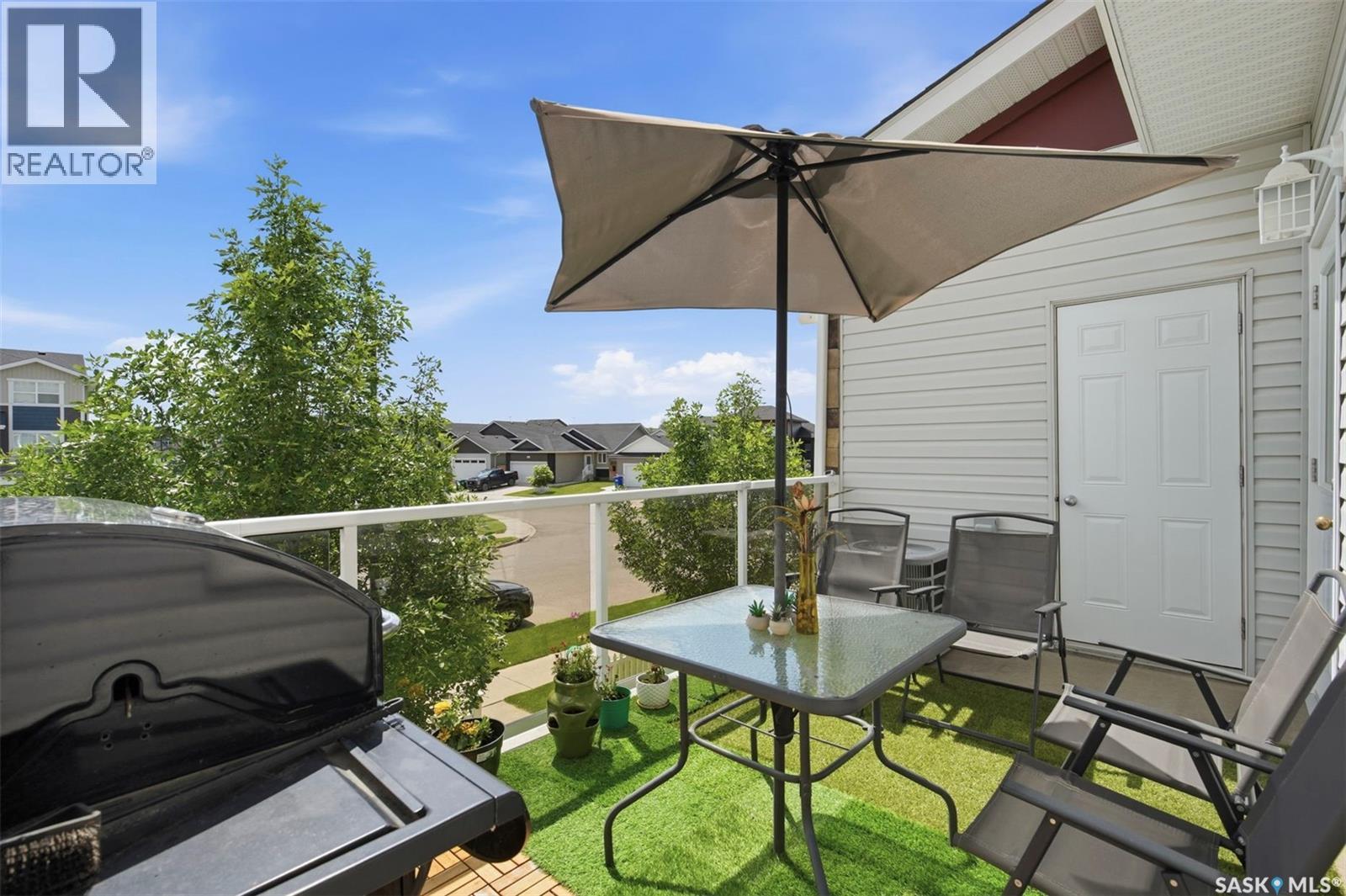 #406 225 Hassard CLOSE - 24