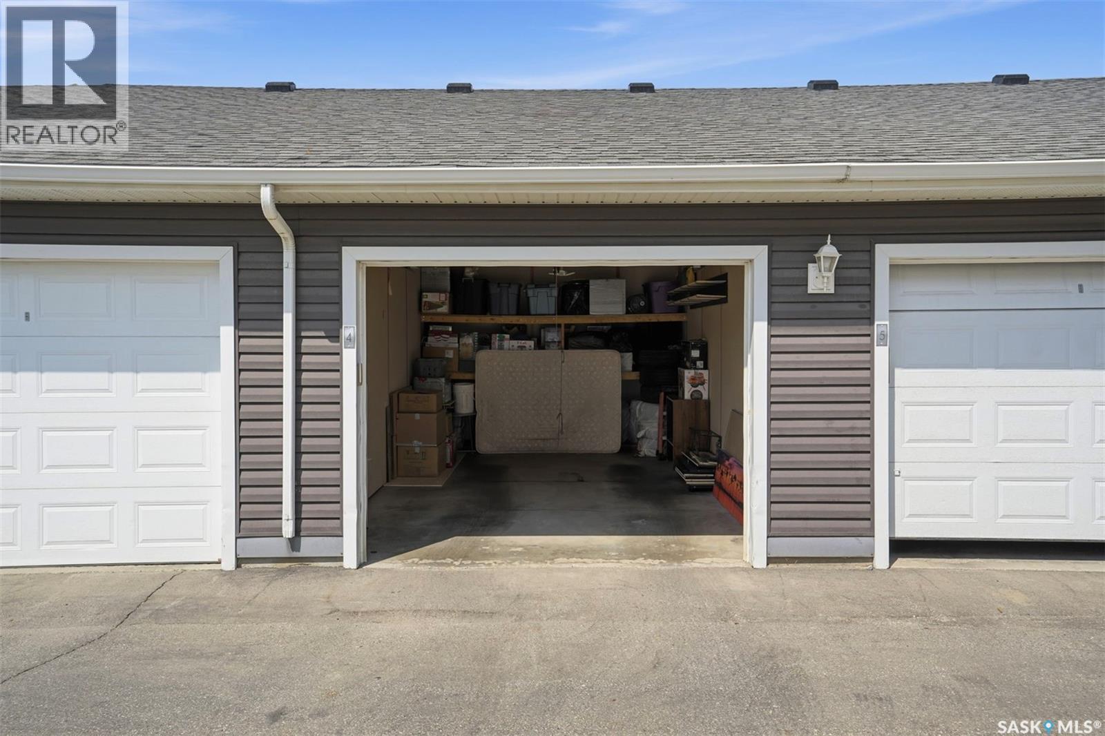#406 225 Hassard CLOSE - 25