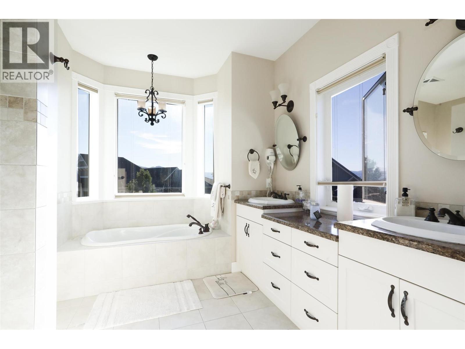 390 Quilchena Drive - 46