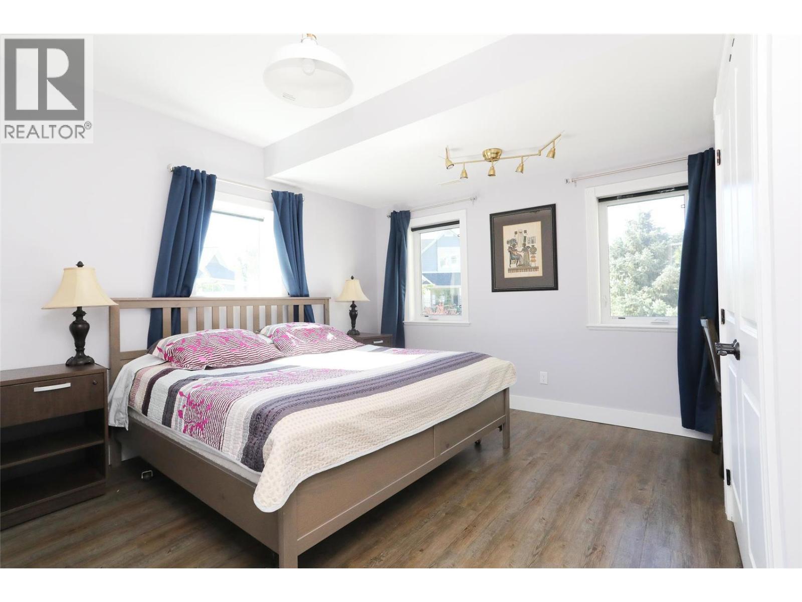 390 Quilchena Drive - 32