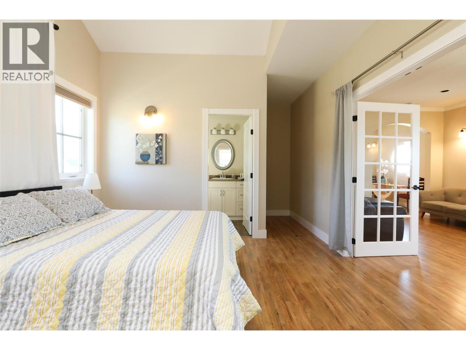 390 Quilchena Drive - 25