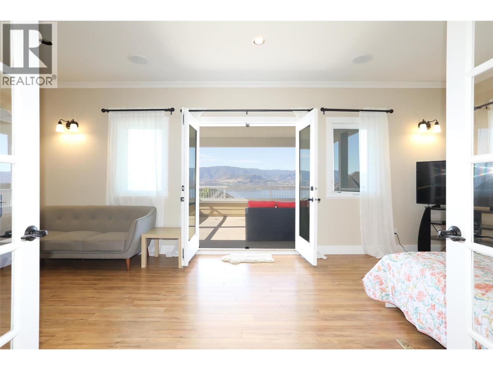390 Quilchena Drive - 27