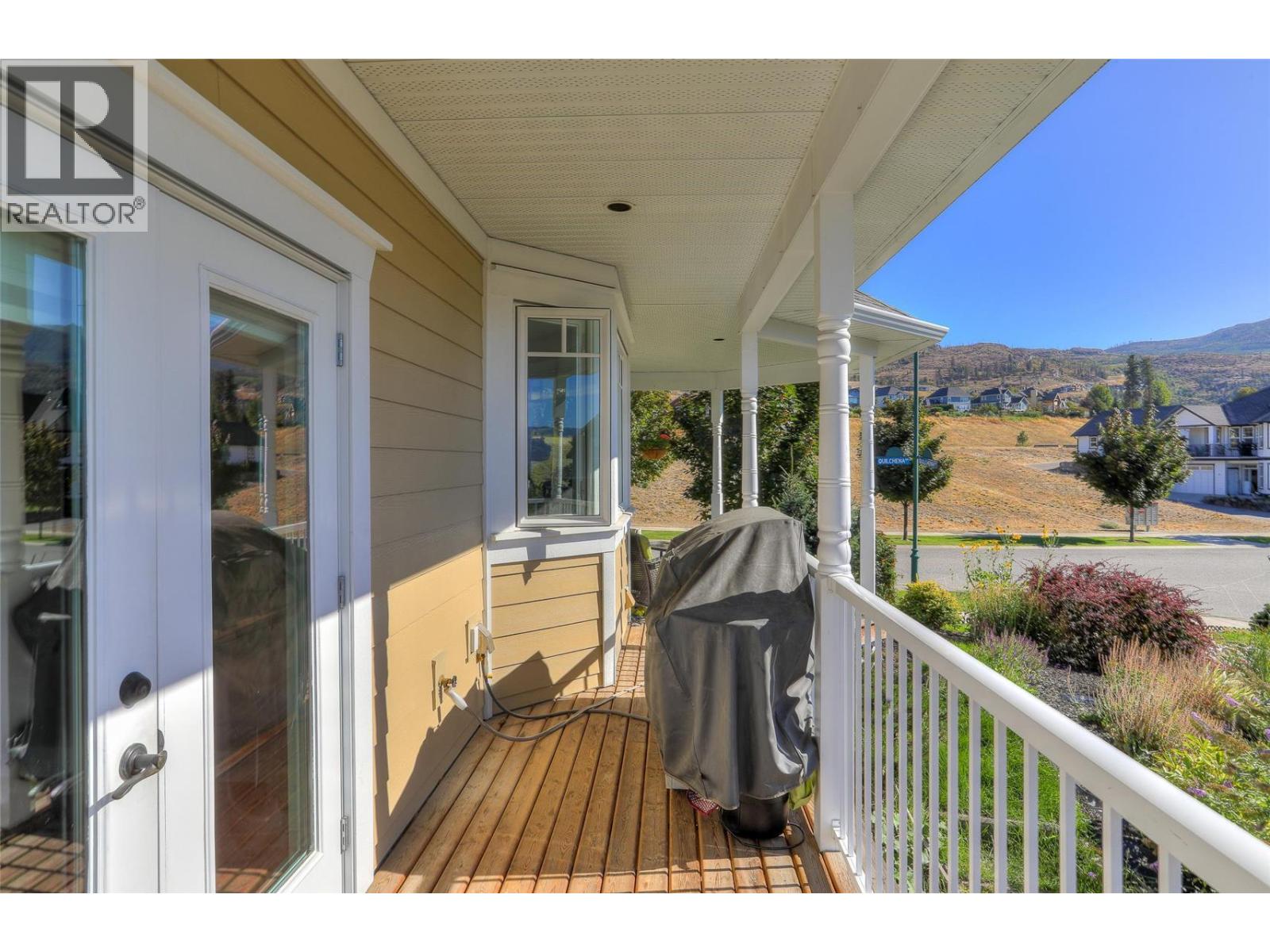 390 Quilchena Drive - 16