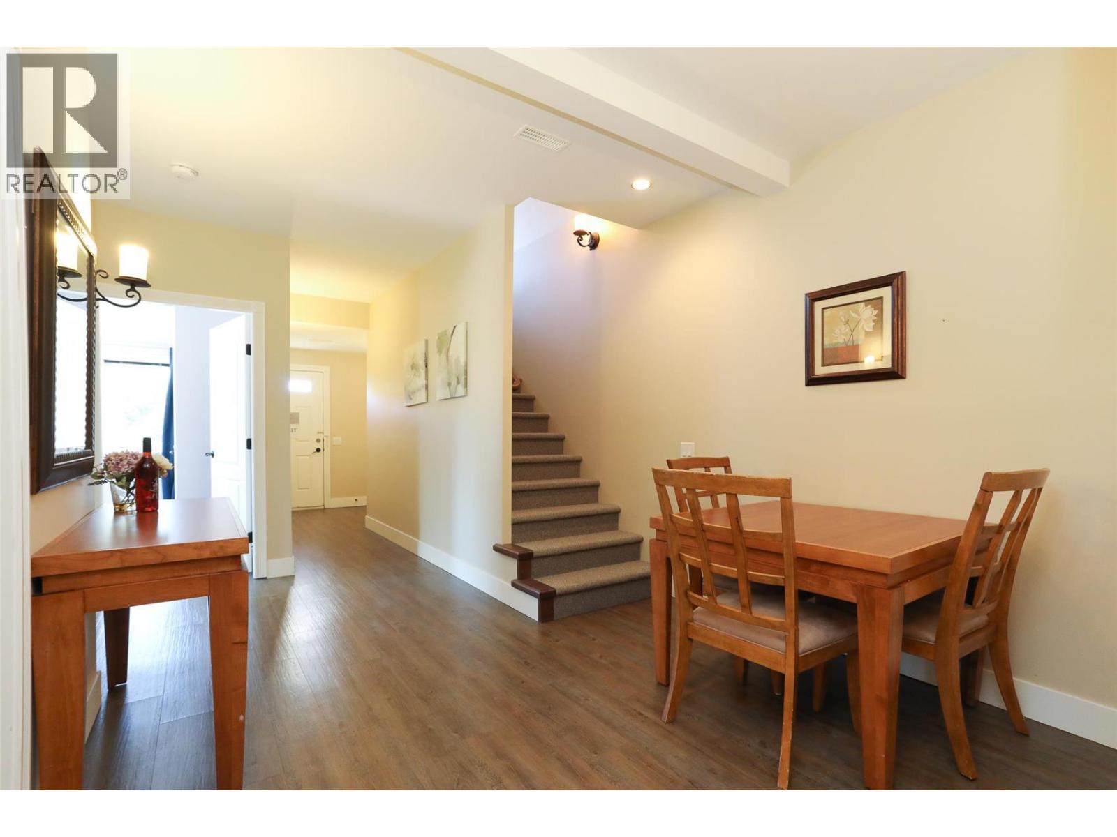 390 Quilchena Drive - 30